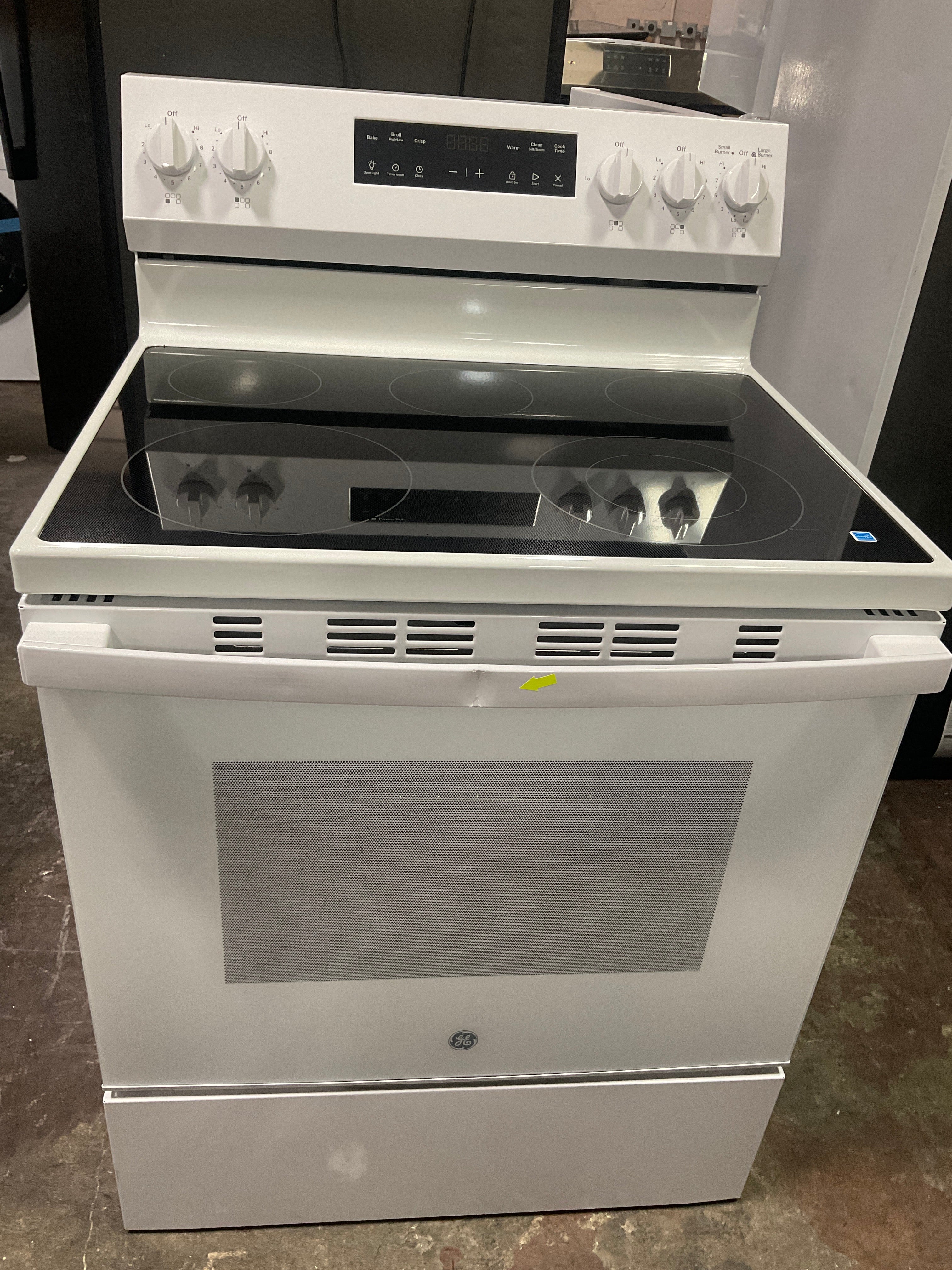 GE® ENERGY STAR® 30" Free-Standing Electric Range with Crisp Mode - Image 8