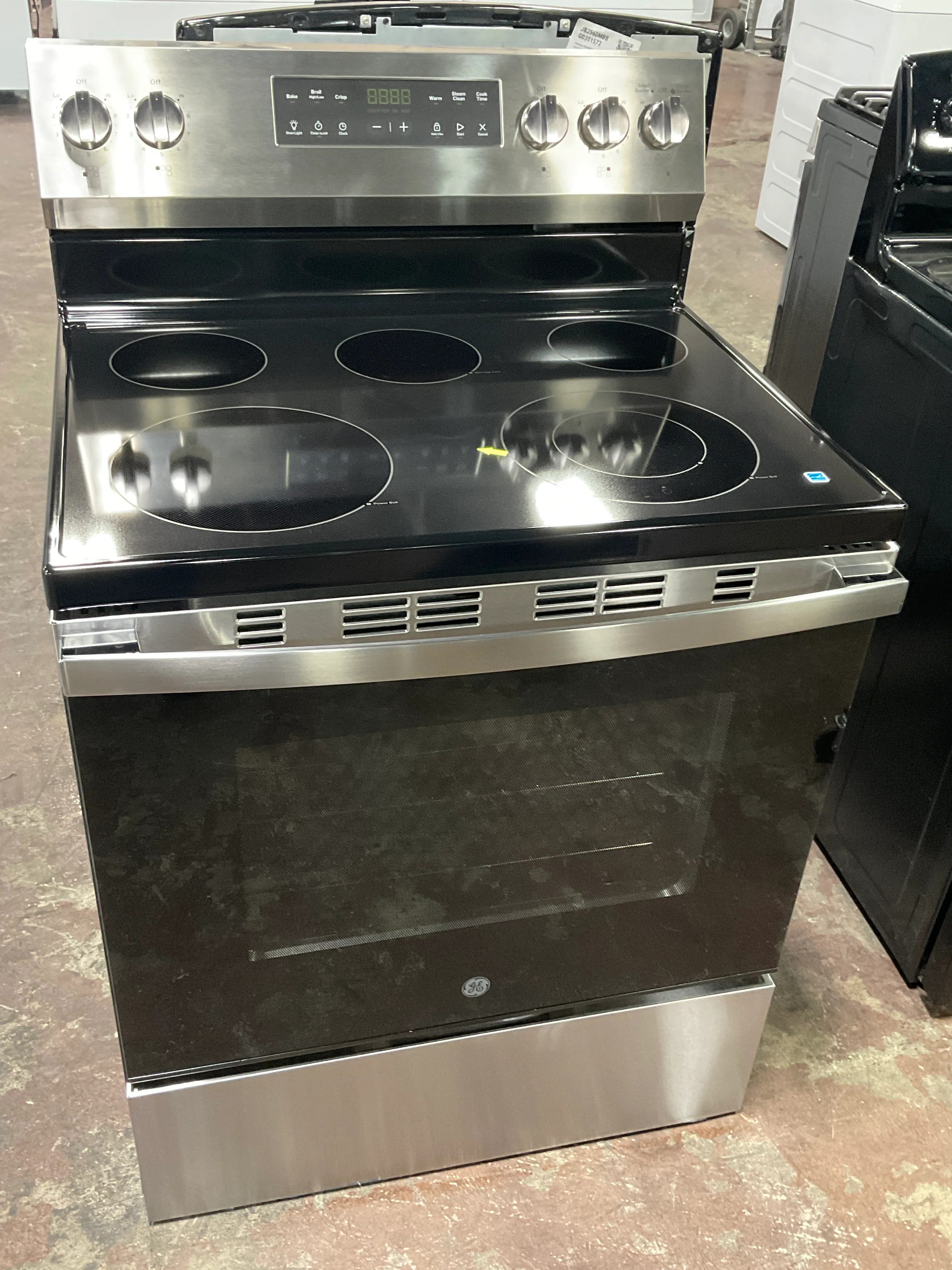 GE® ENERGY STAR® 30" Free-Standing Electric Range with Crisp Mode - Image 6
