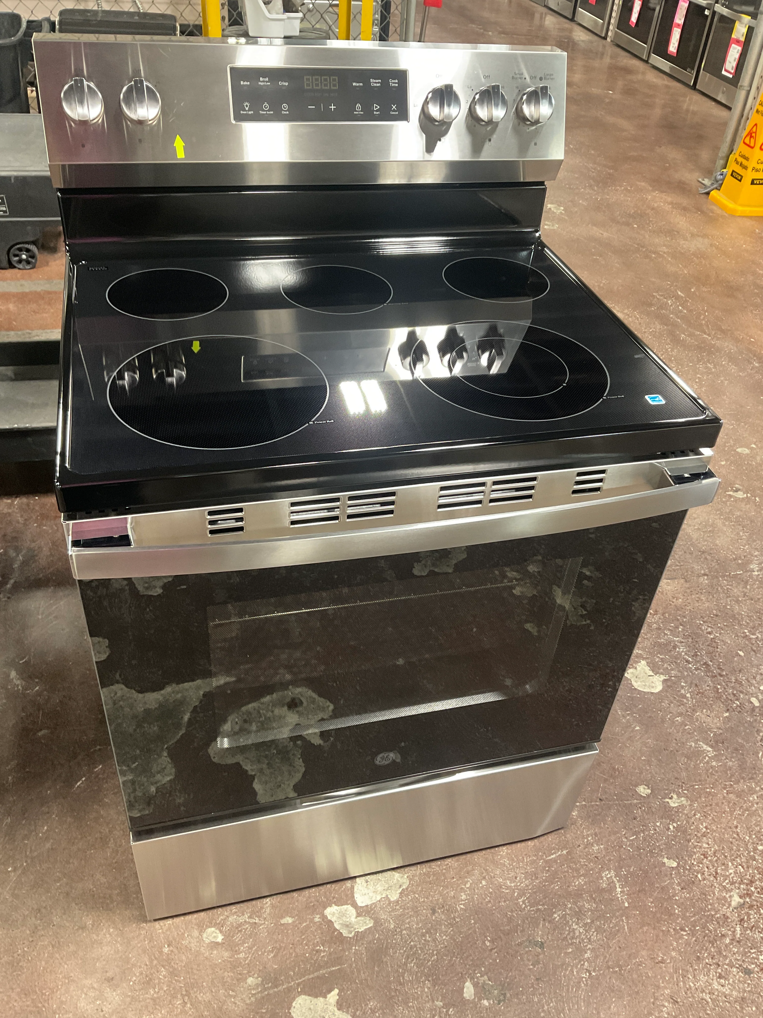GE® ENERGY STAR® 30" Free-Standing Electric Range with Crisp Mode - Image 7