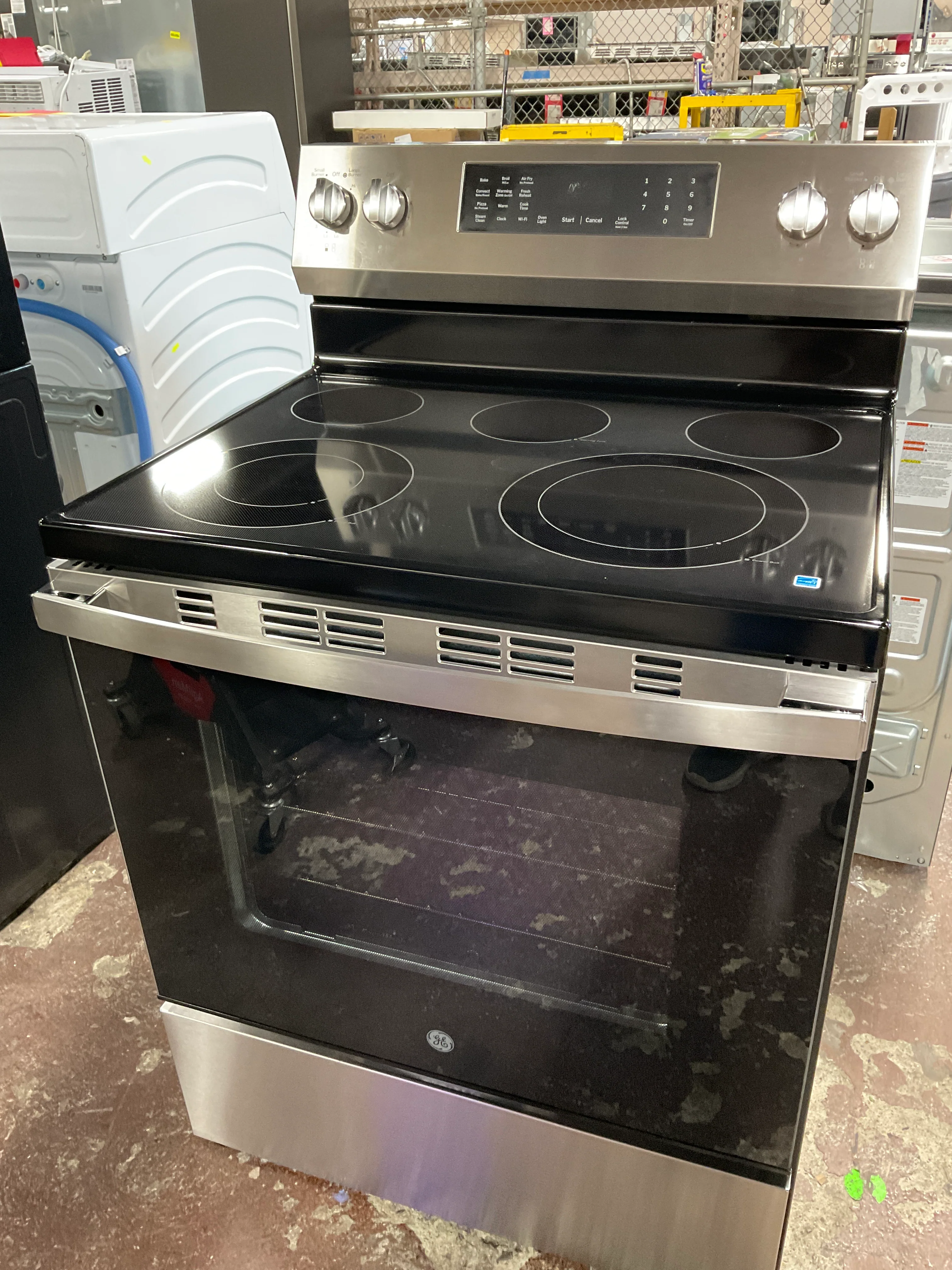GE® ENERGY STAR® 30" Free-Standing Electric Convection Range with No Preheat Air Fry and EasyWash™ Oven Tray - Image 9