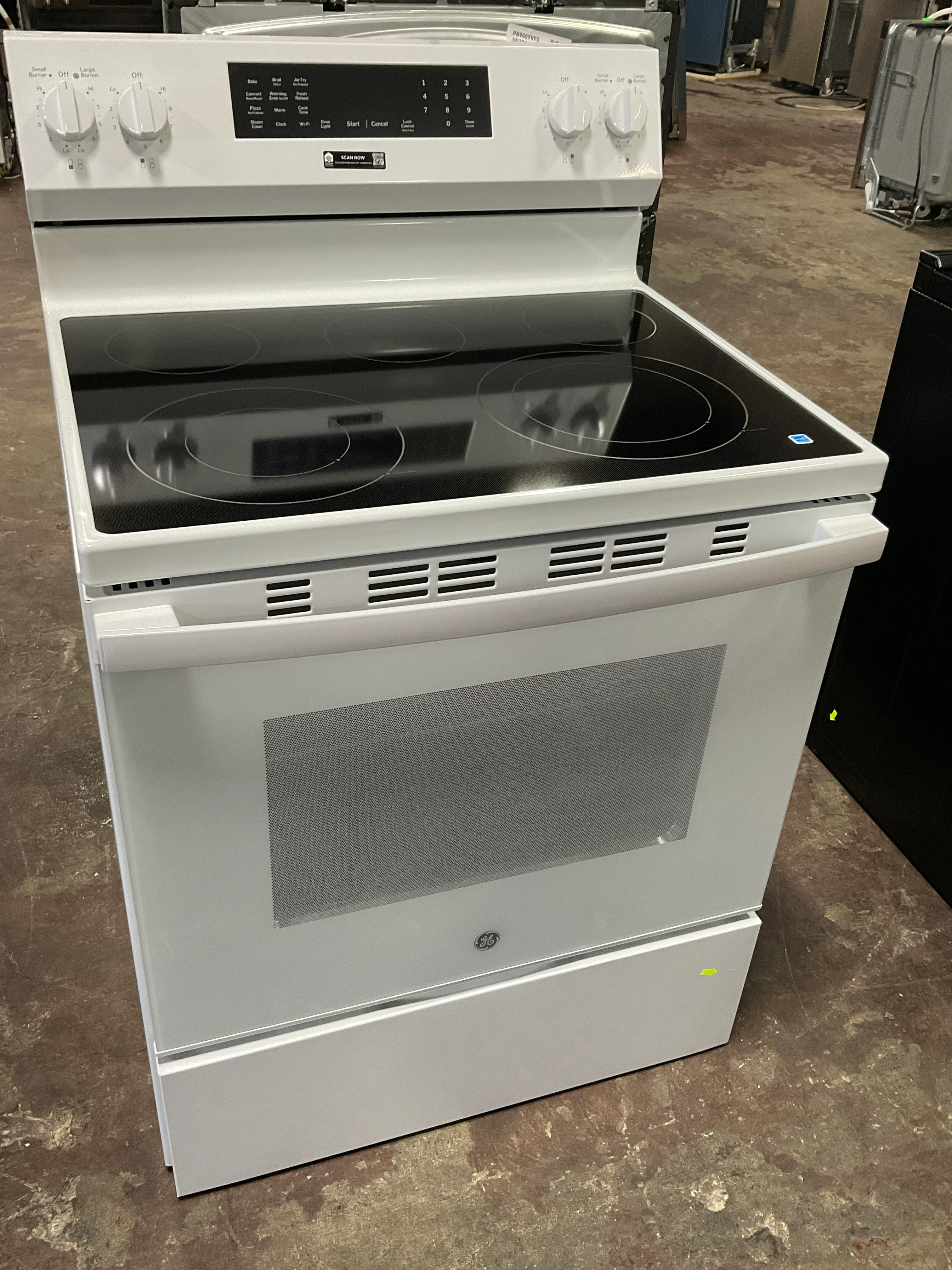 GE® ENERGY STAR® 30" Free-Standing Electric Convection Range with No Preheat Air Fry and EasyWash™ Oven Tray - Image 6