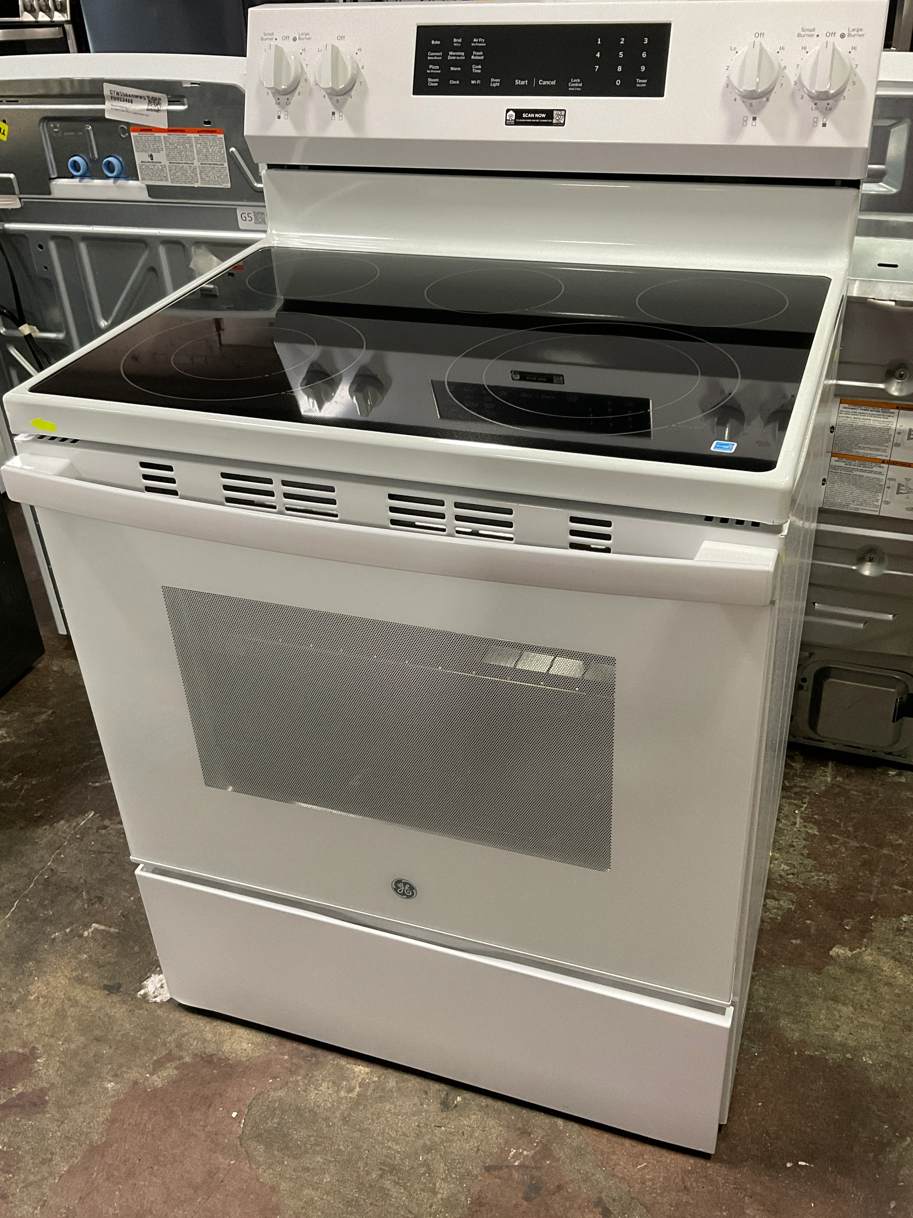 GE® ENERGY STAR® 30" Free-Standing Electric Convection Range with No Preheat Air Fry and EasyWash™ Oven Tray - Image 7