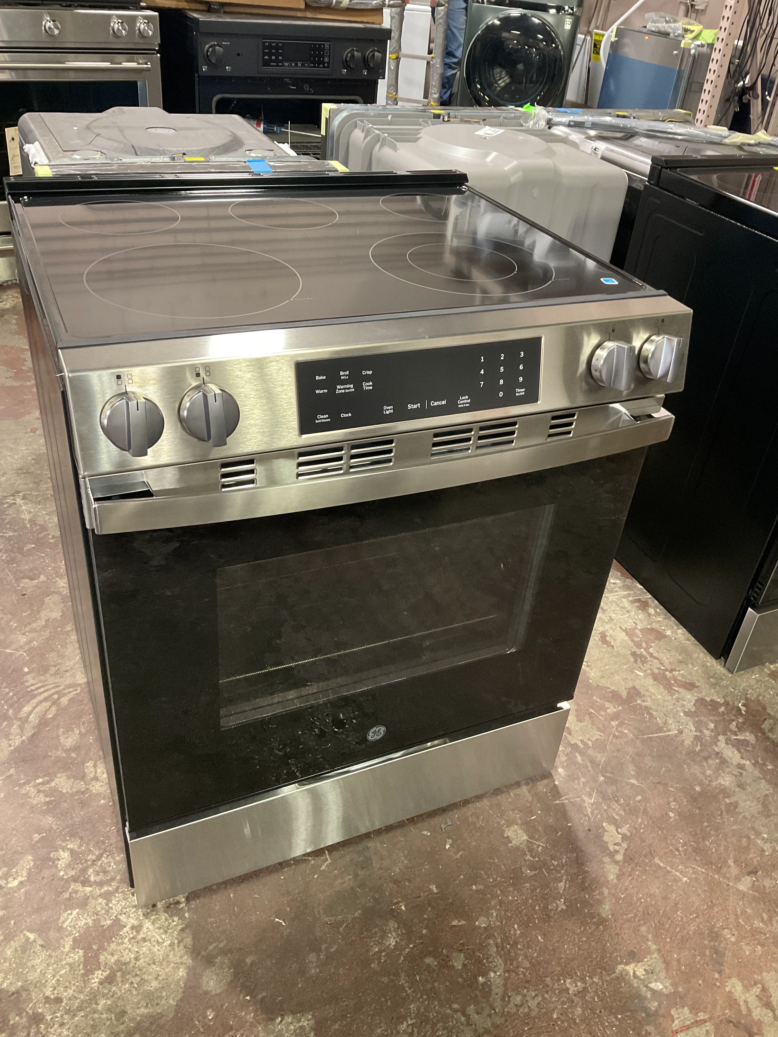 GE® ENERGY STAR® 30" Slide-In Electric Range with Crisp Mode - Image 10