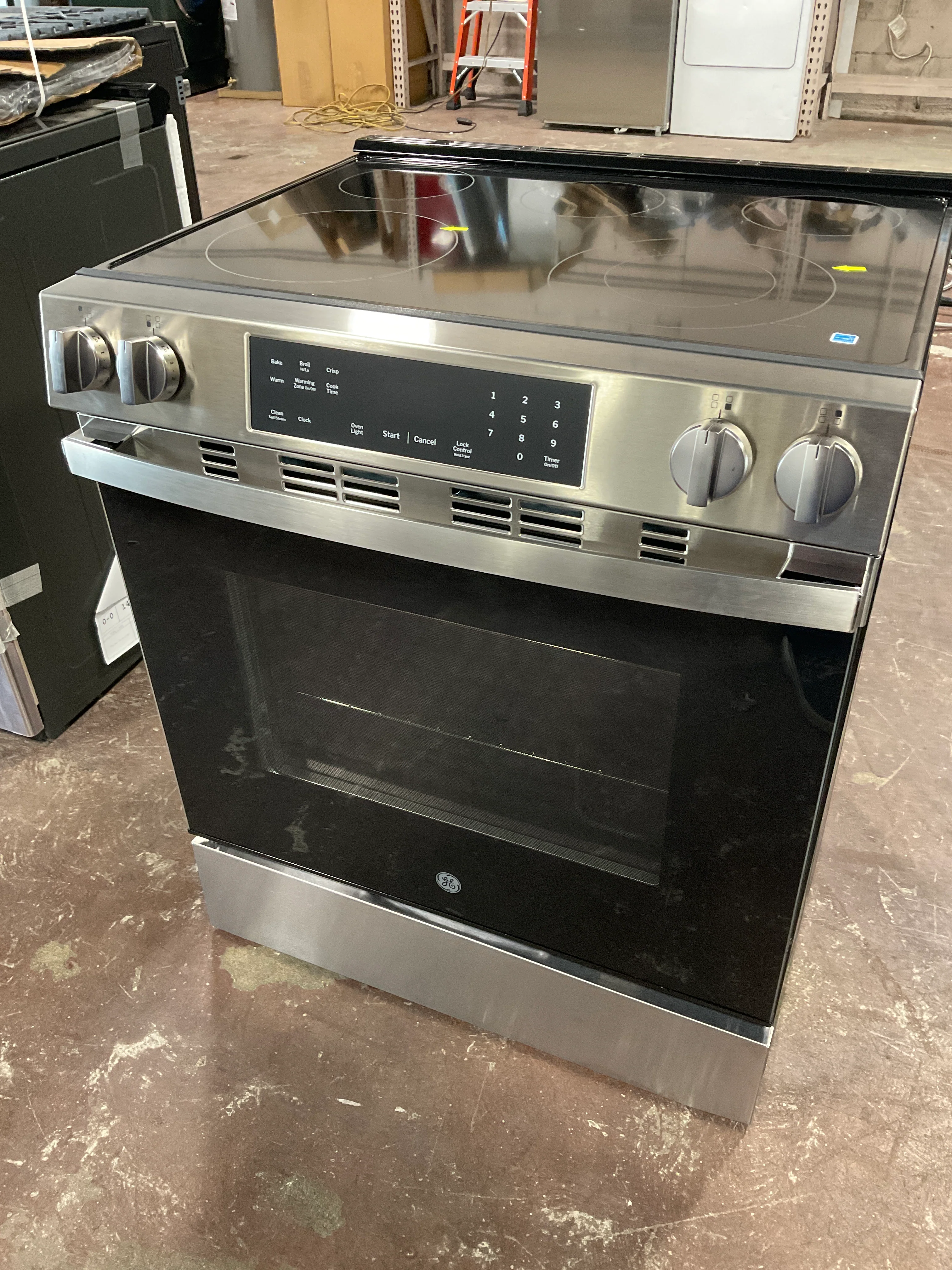 GE® ENERGY STAR® 30" Slide-In Electric Range with Crisp Mode - Image 9