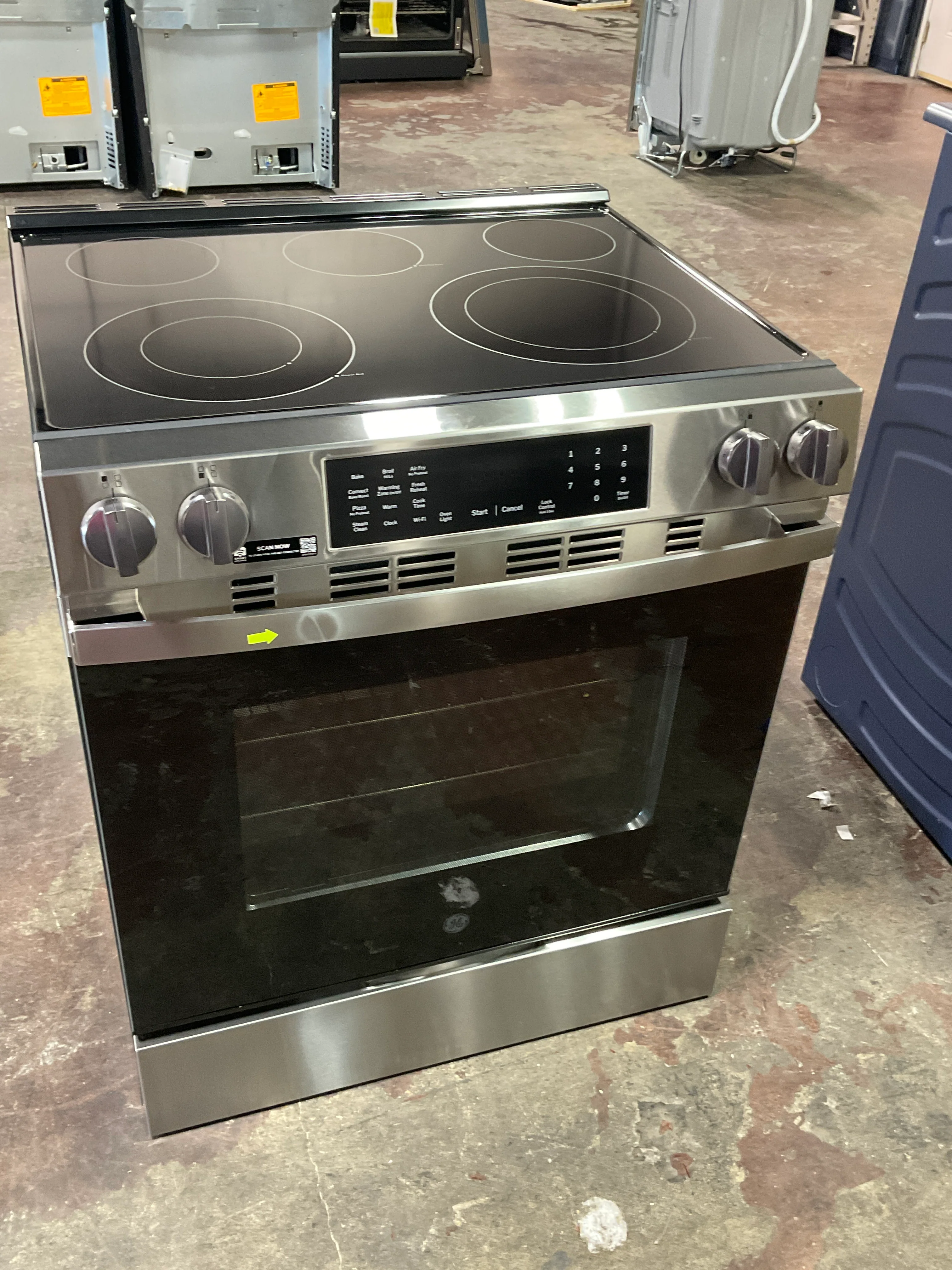 GE® ENERGY STAR® 30" Slide-In Electric Convection Range with No Preheat Air Fry and EasyWash™ Oven Tray - Image 6