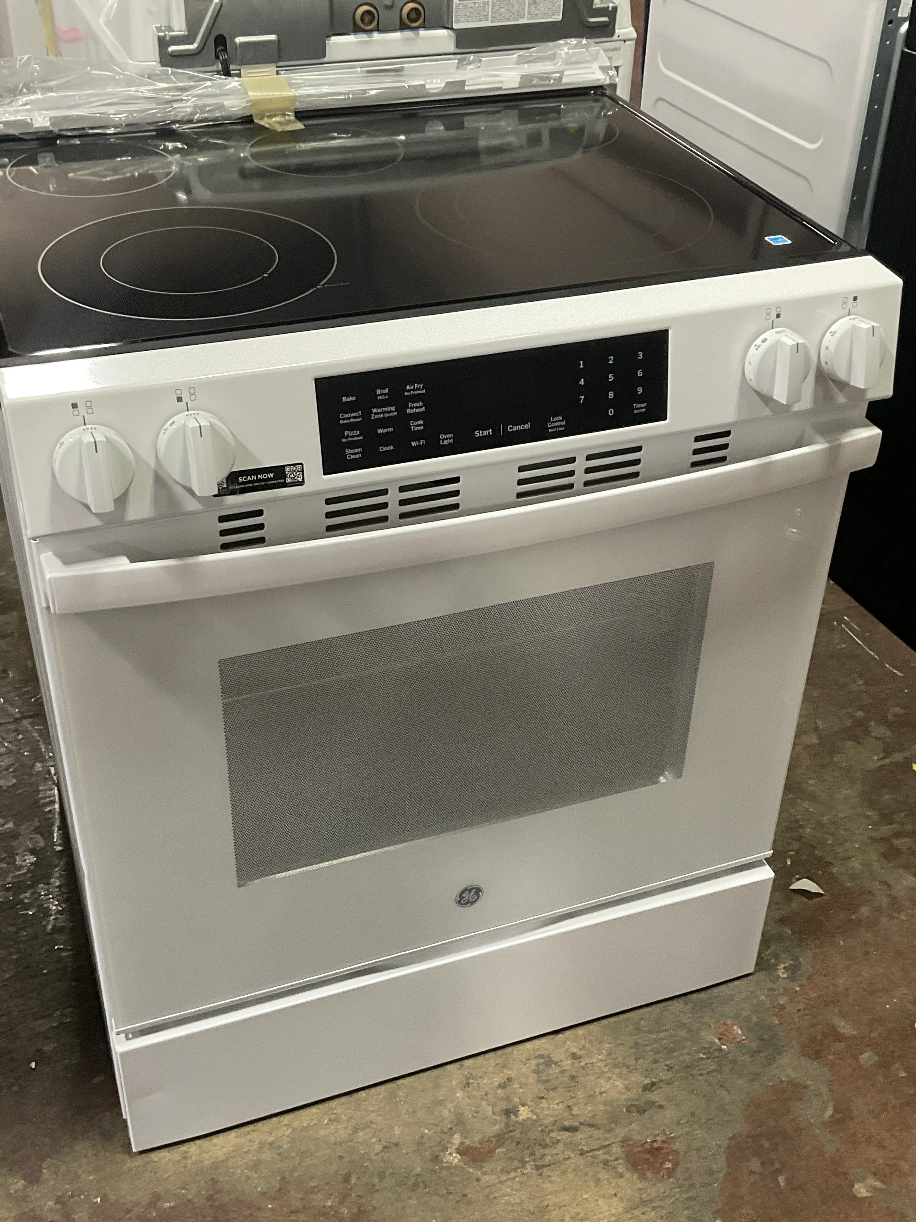GE® ENERGY STAR® 30" Slide-In Electric Convection Range with No Preheat Air Fry and EasyWash™ Oven Tray - Image 6