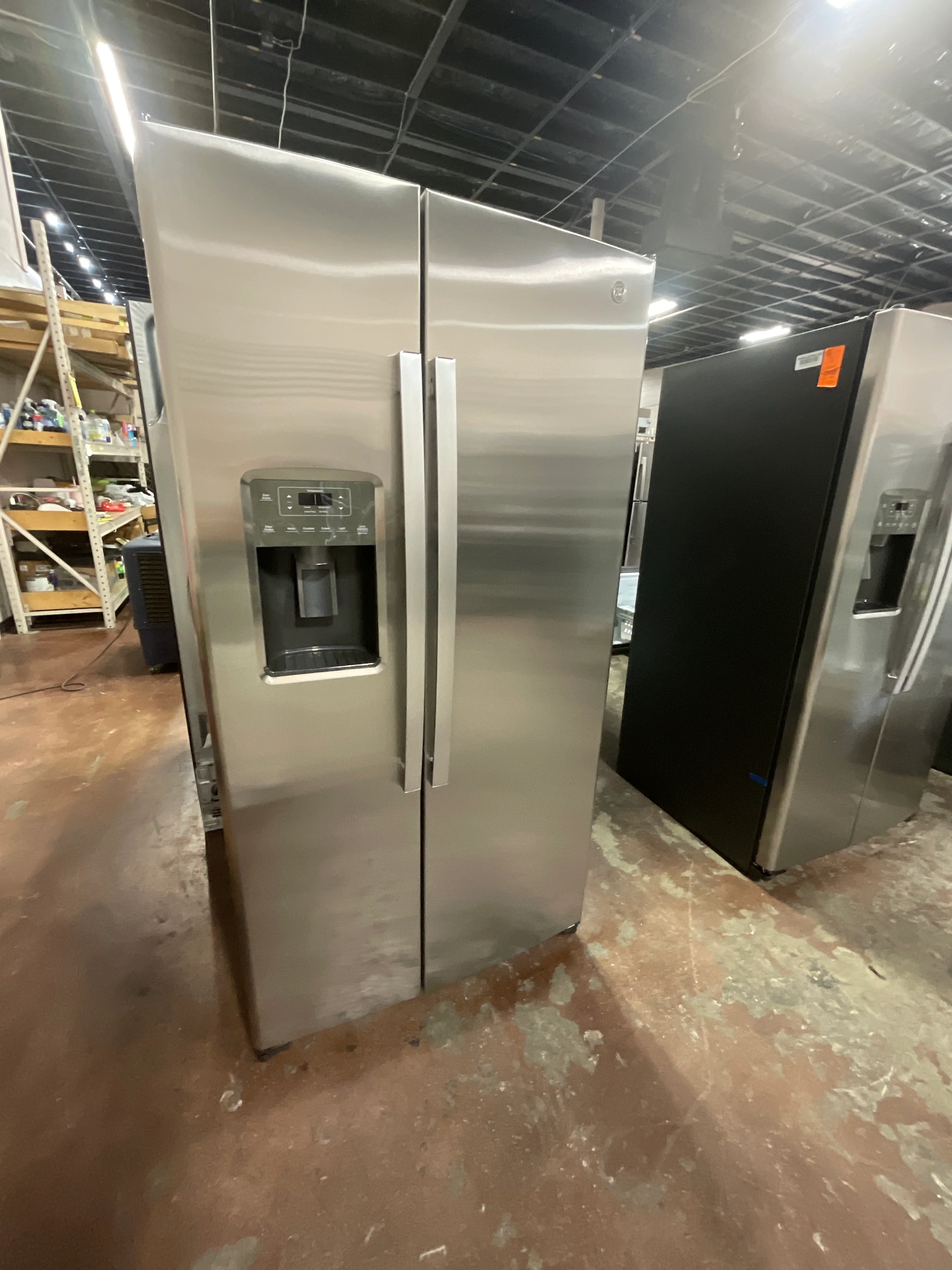 GE® ENERGY STAR® 25.3 Cu. Ft. Side-By-Side Refrigerator - Image 11