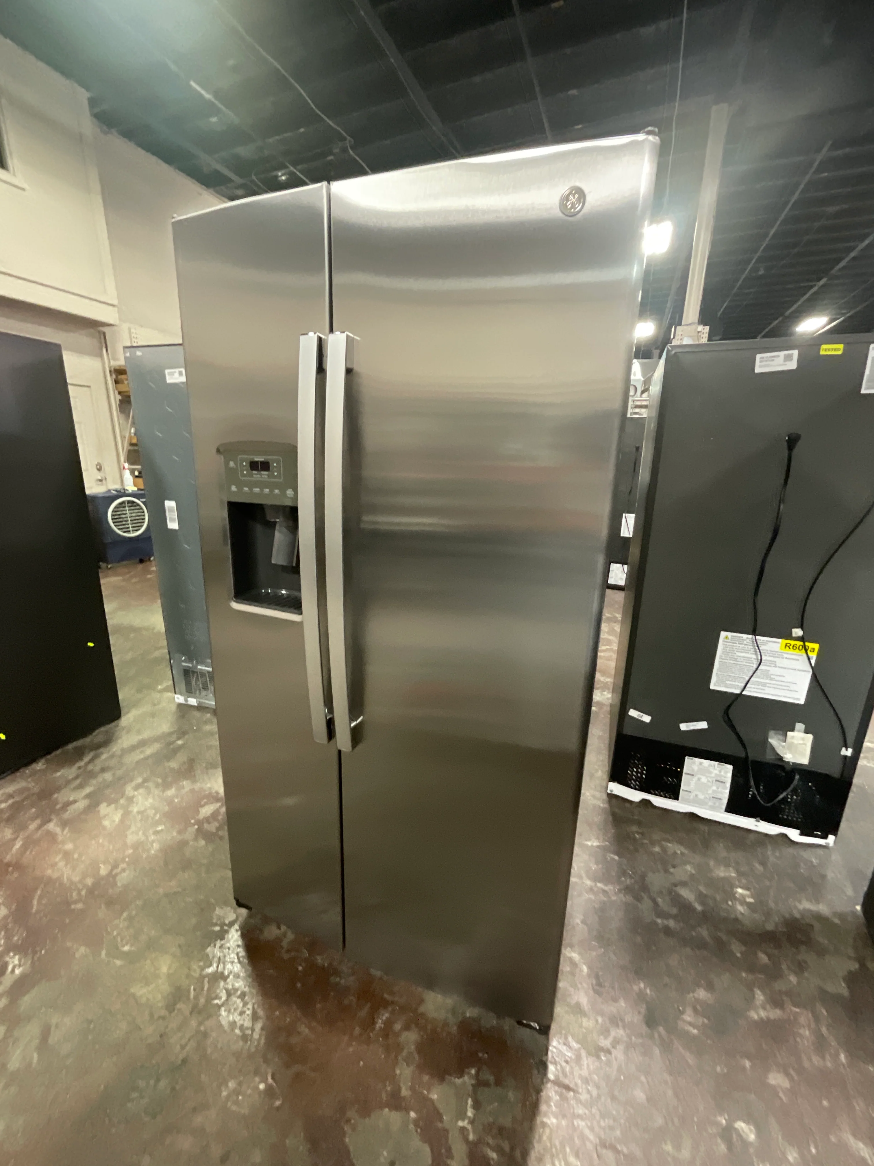 GE® ENERGY STAR® 25.3 Cu. Ft. Side-By-Side Refrigerator - Image 13