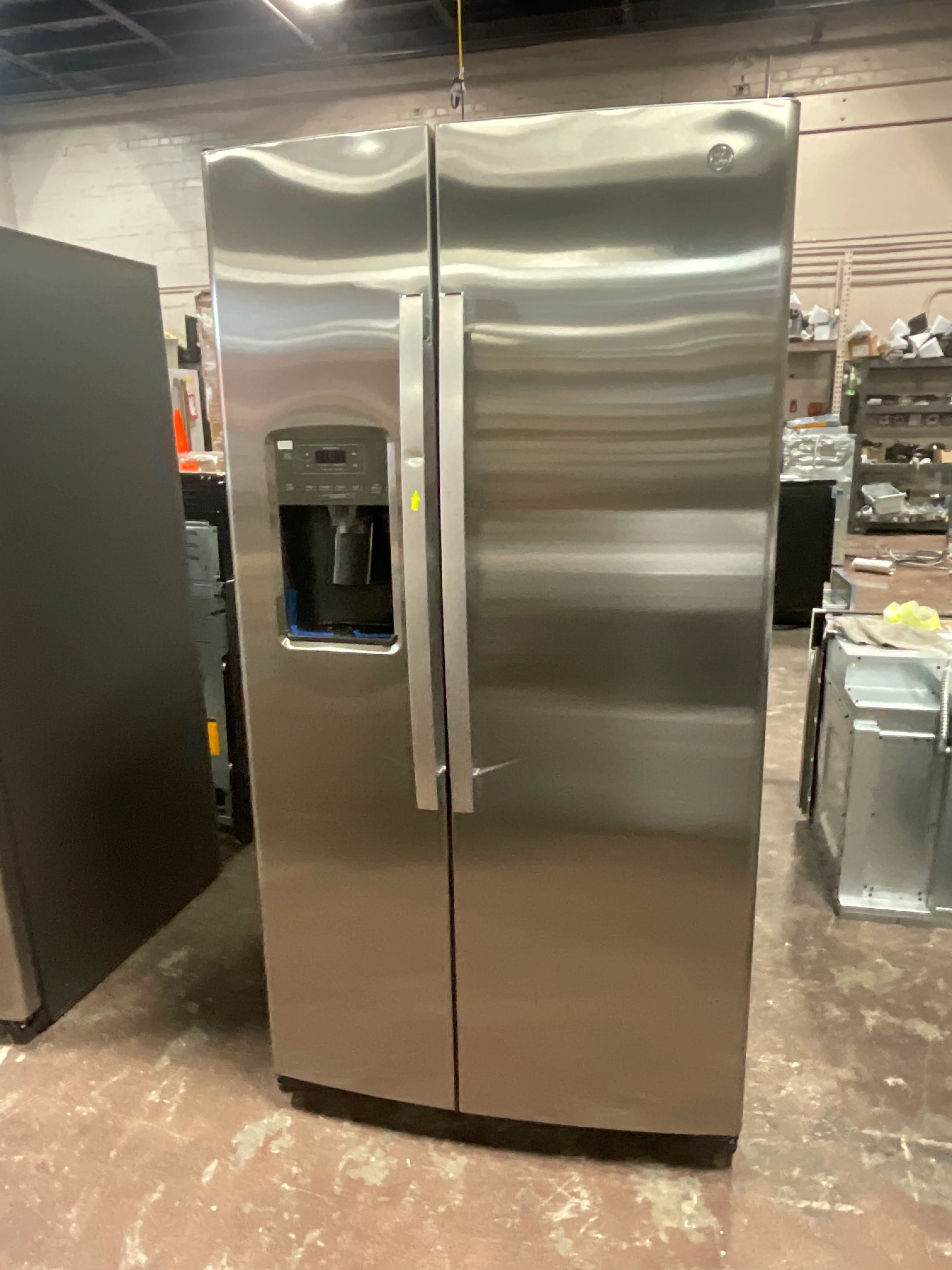 GE® ENERGY STAR® 25.3 Cu. Ft. Side-By-Side Refrigerator - Image 6