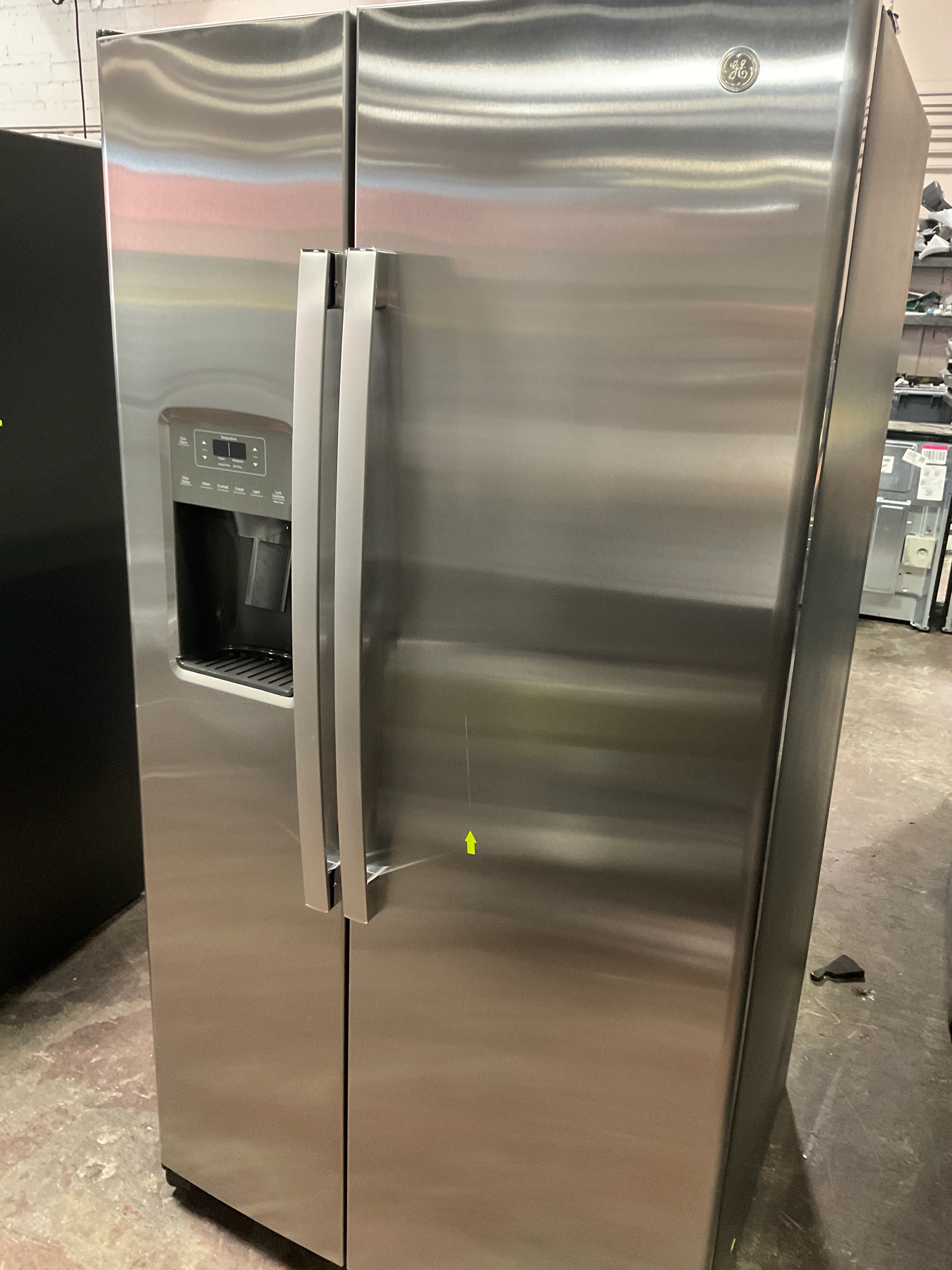 GE 25.3 Cu. Ft. Side-By-Side Refrigerator - Image 23