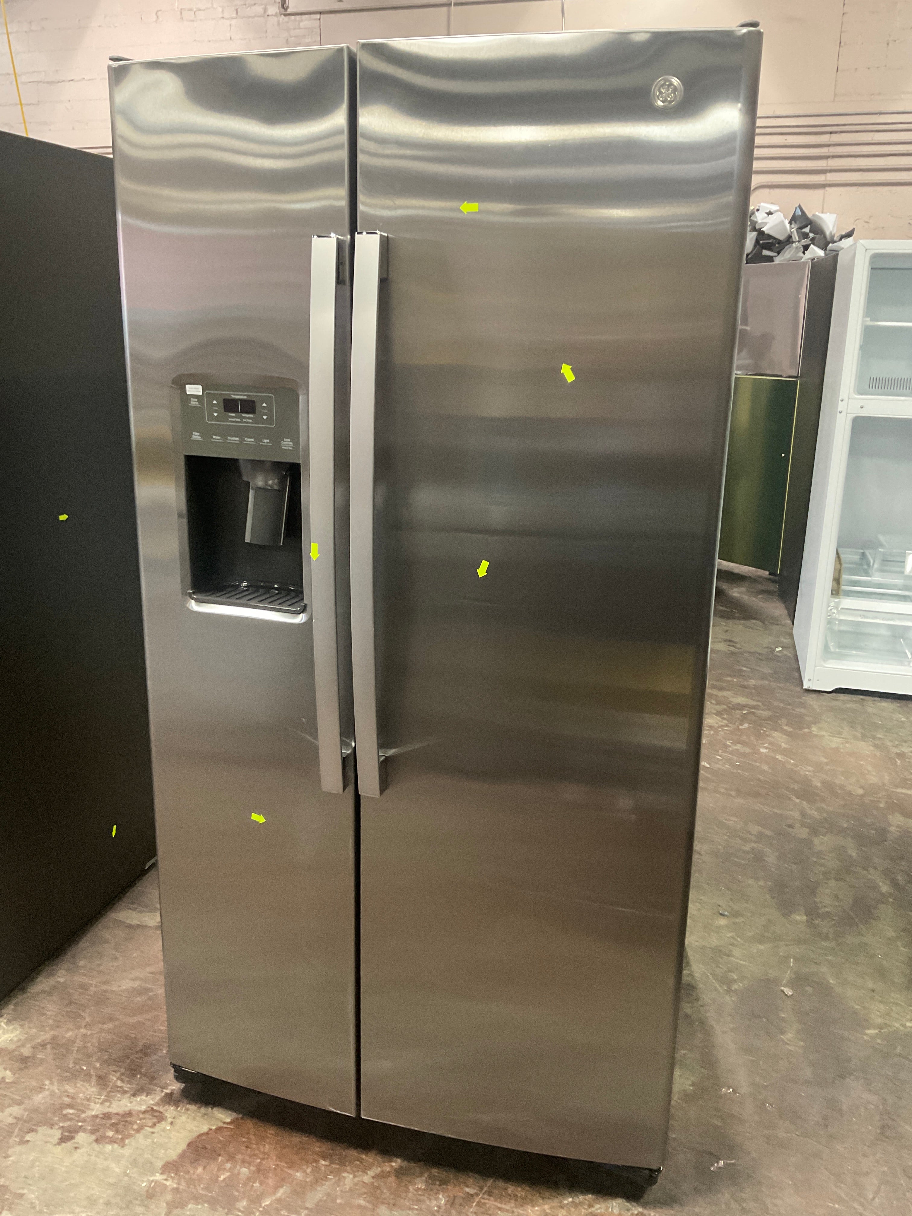GE 25.3 Cu. Ft. Side-By-Side Refrigerator - Image 33
