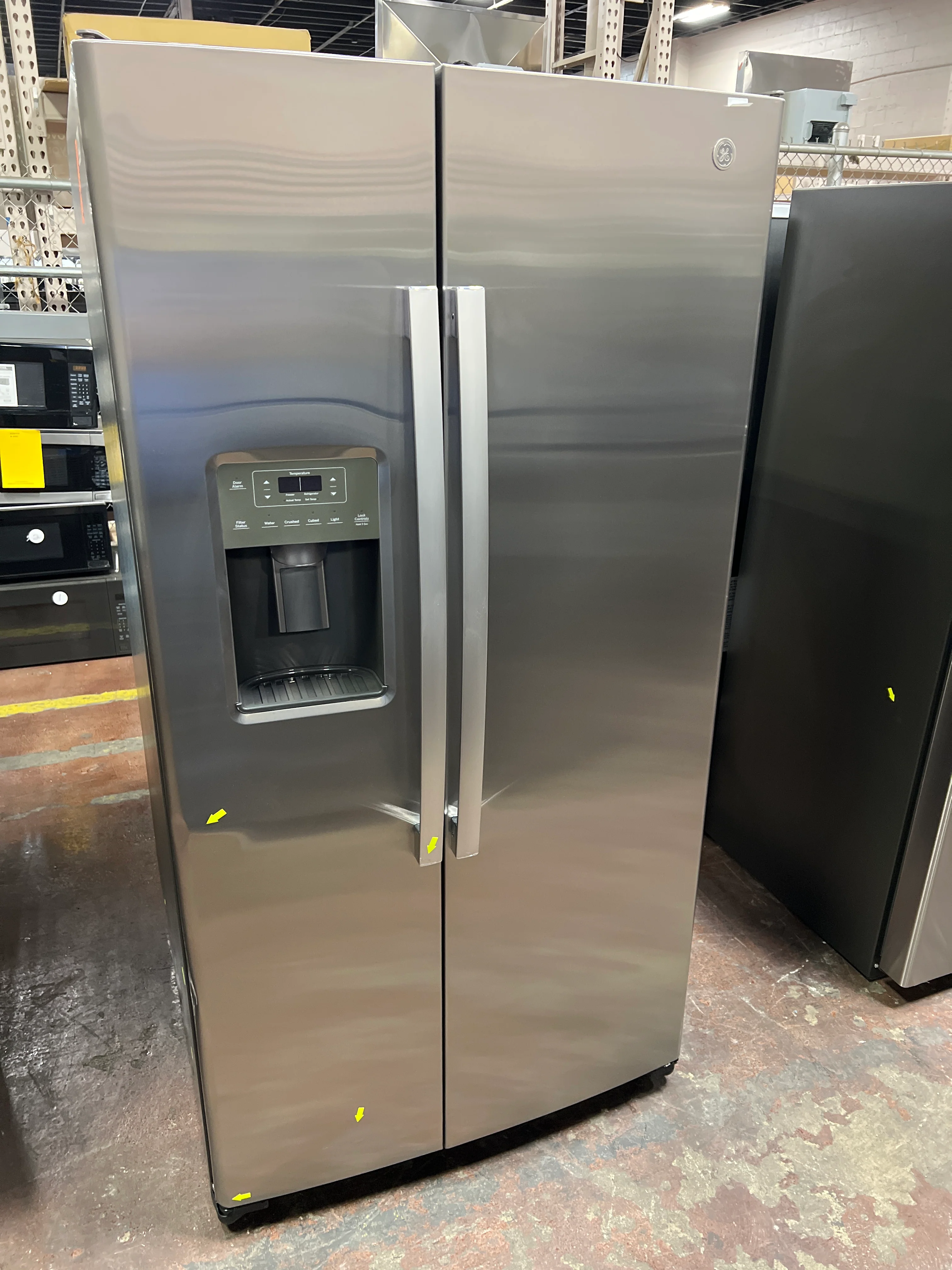 GE 25.3 Cu. Ft. Side-By-Side Refrigerator - Image 42