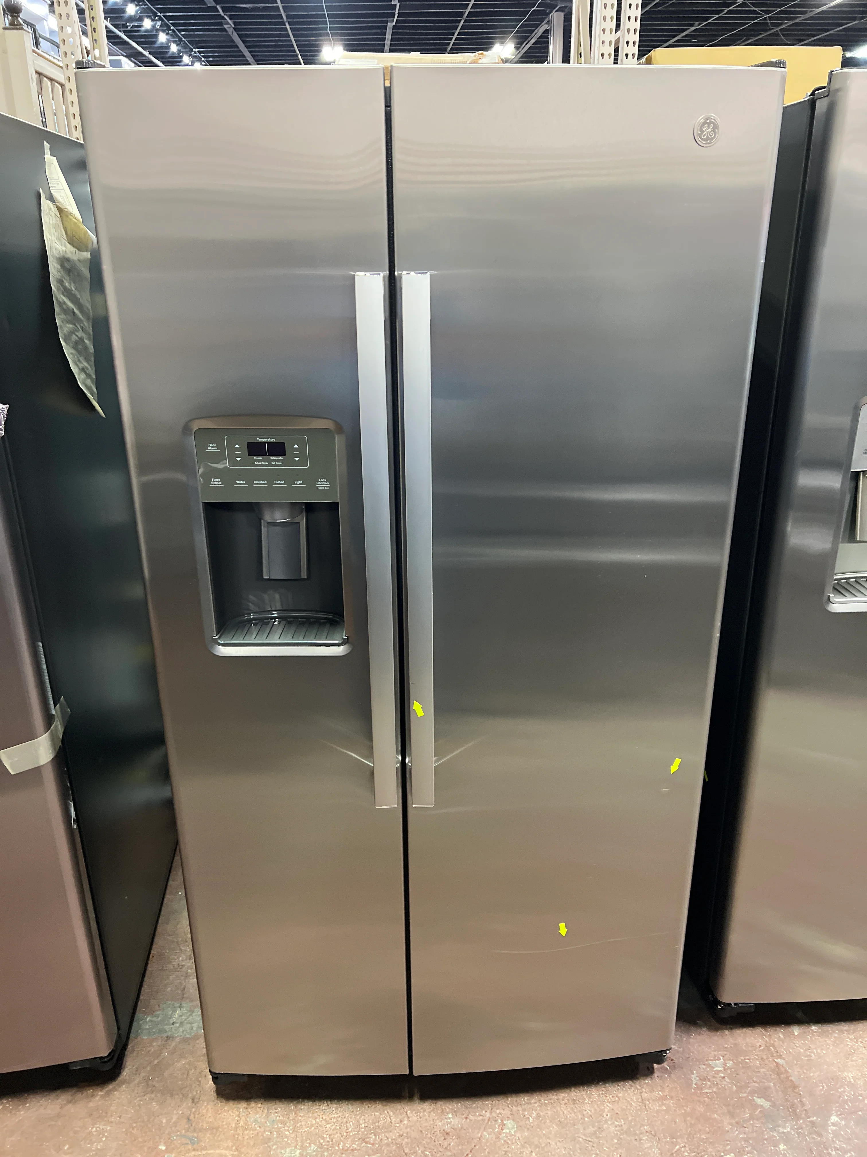 GE 25.3 Cu. Ft. Side-By-Side Refrigerator - Image 8