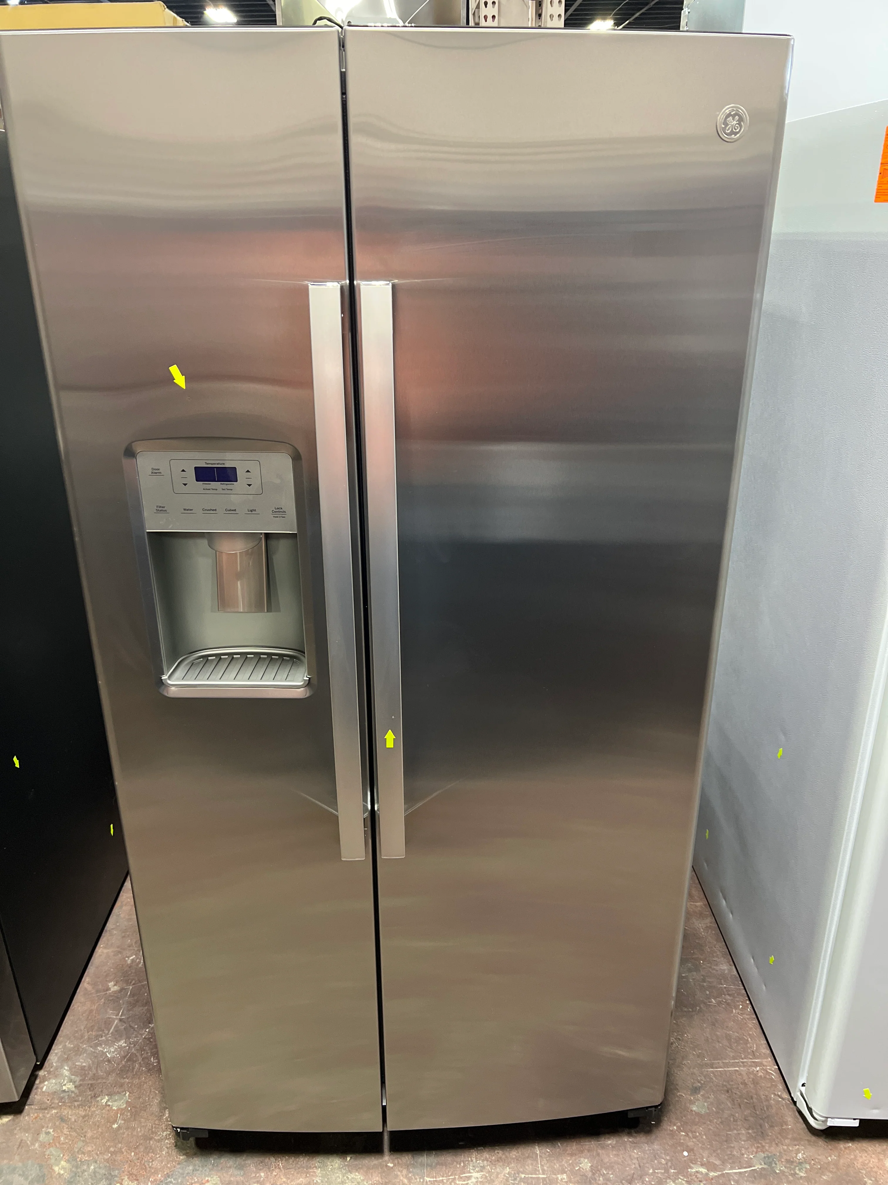 GE 25.1 Cu. Ft. Fingerprint Resistant Side-By-Side Refrigerator - Image 11