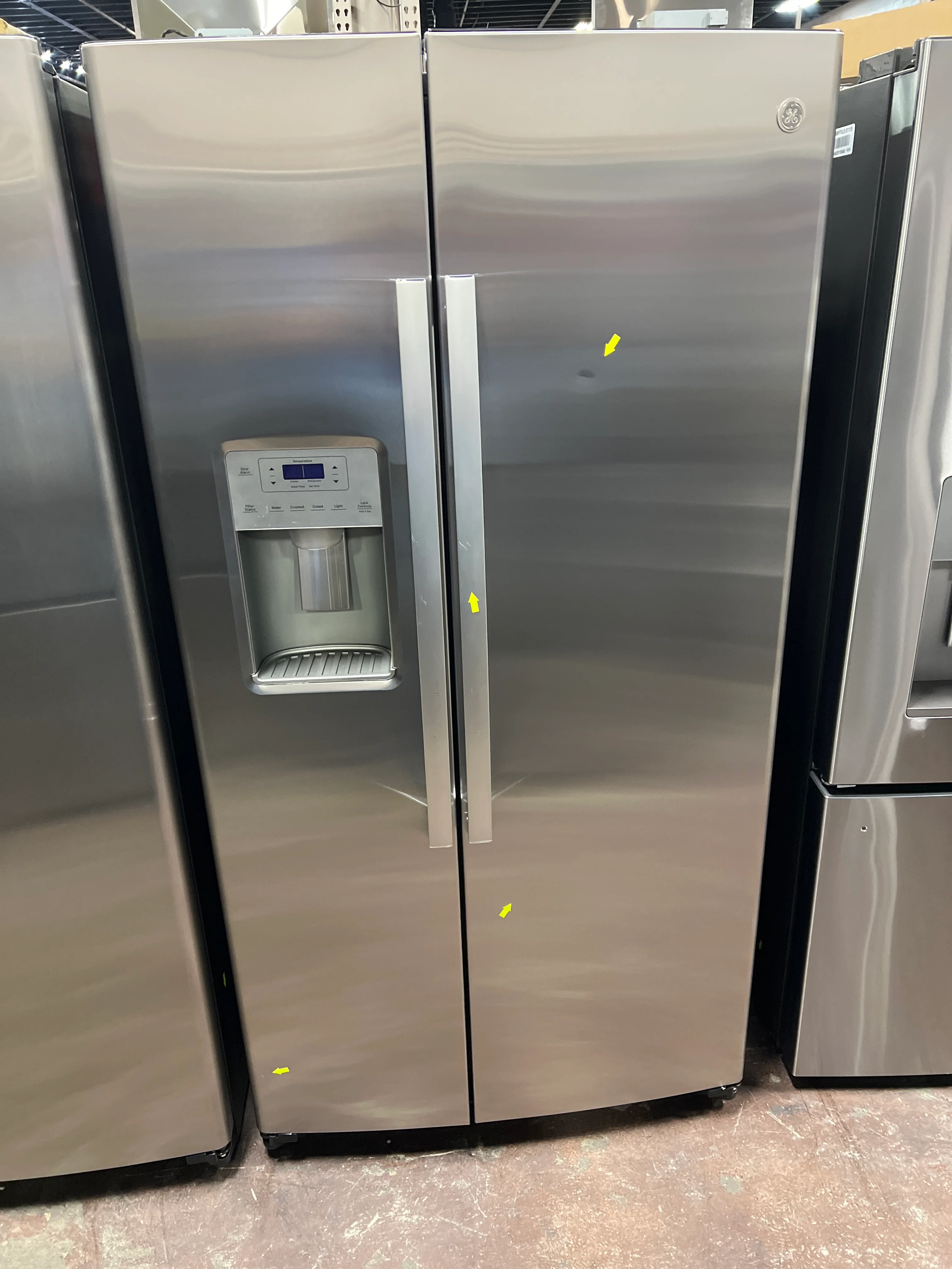 GE 25.1 Cu. Ft. Fingerprint Resistant Side-By-Side Refrigerator - Image 17