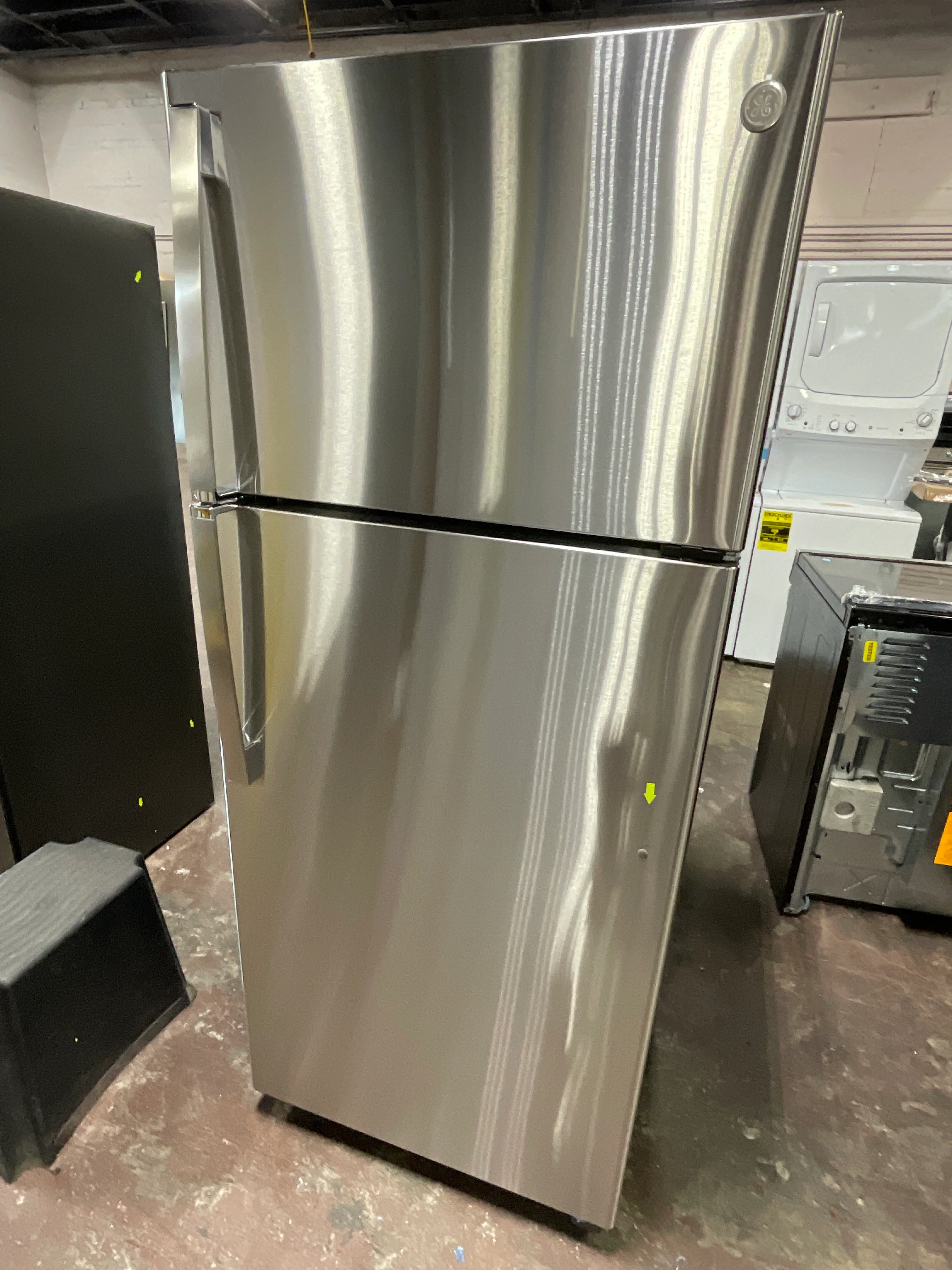 GE® ENERGY STAR® 17.5 Cu. Ft. Top-Freezer Refrigerator - Image 6