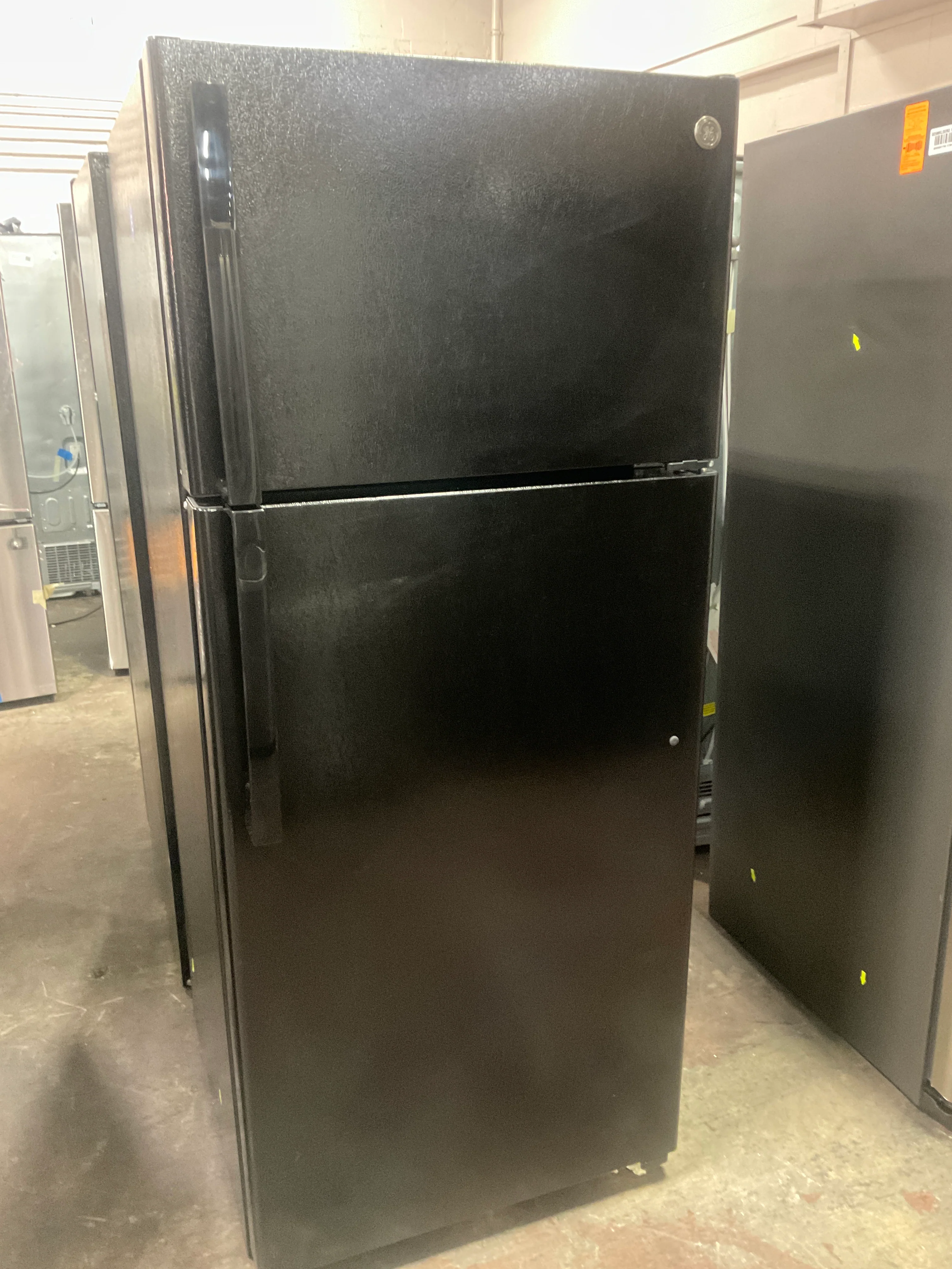 GE GE® ENERGY STAR® 17.5 Cu. Ft. Top-Freezer Refrigerator - Image 3