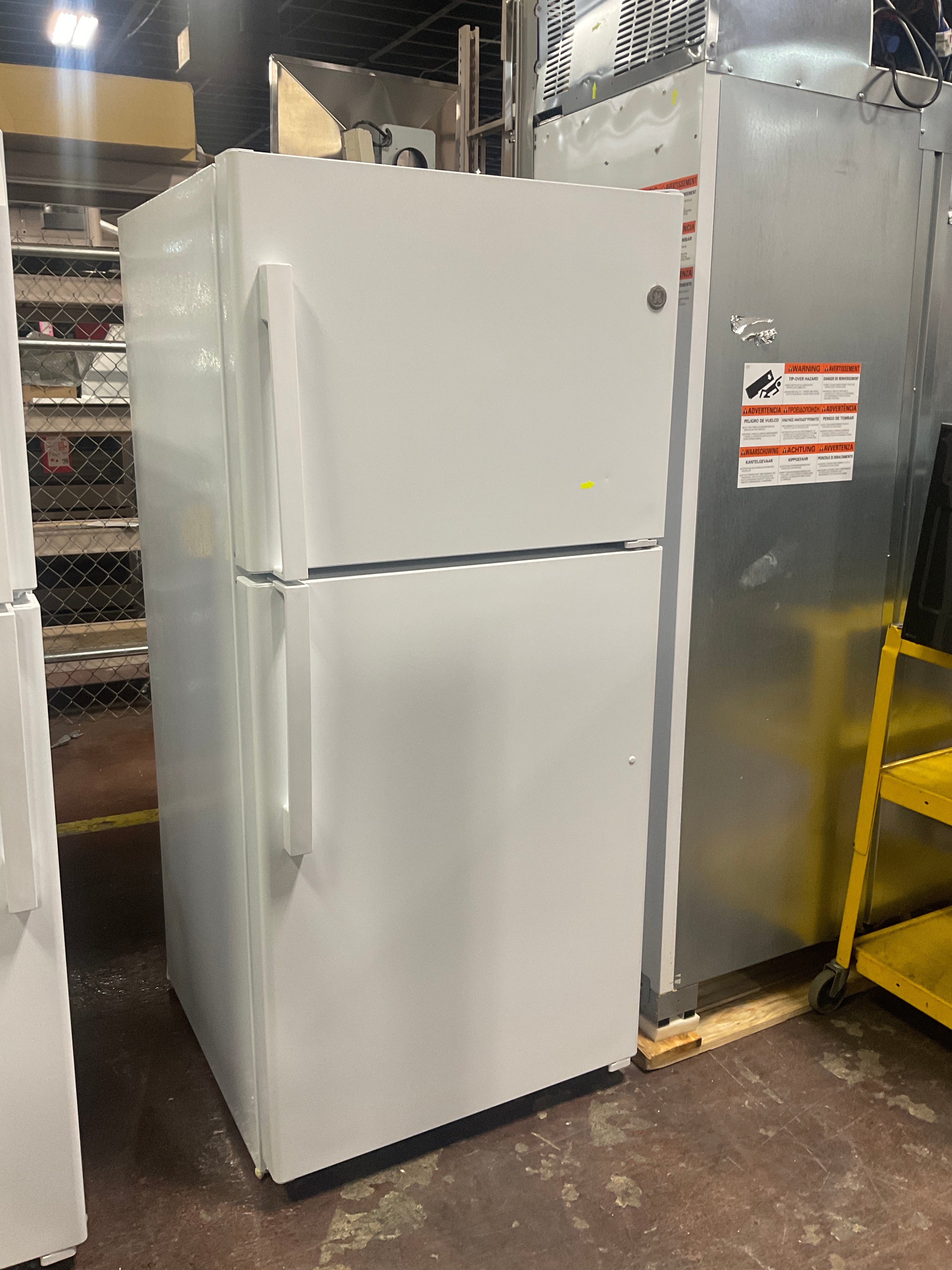 GE GE® ENERGY STAR® 19.2 Cu. Ft. Top-Freezer Refrigerator - Image 7