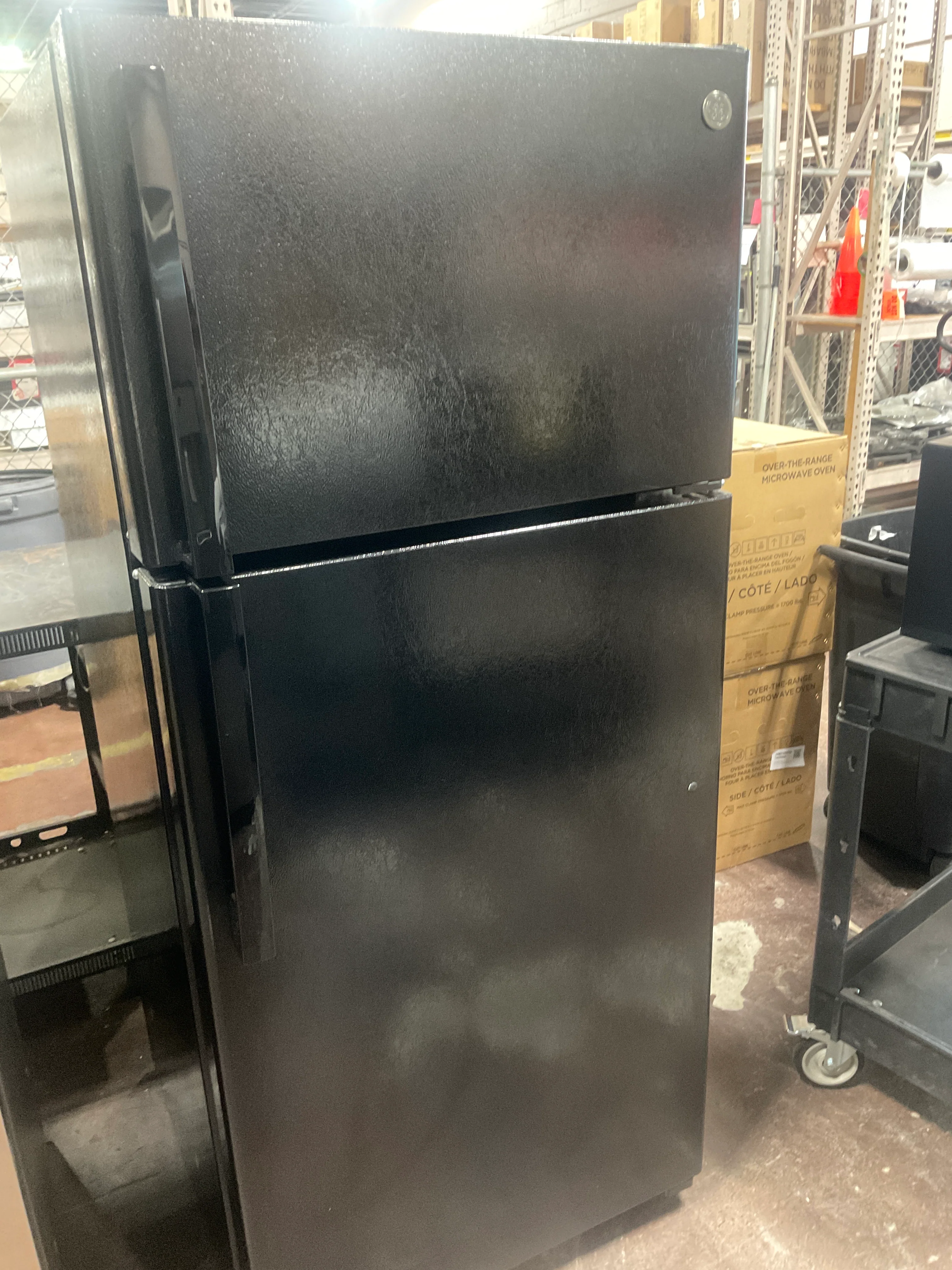 GE® 16.6 Cu. Ft. Top-Freezer Refrigerator - Image 6