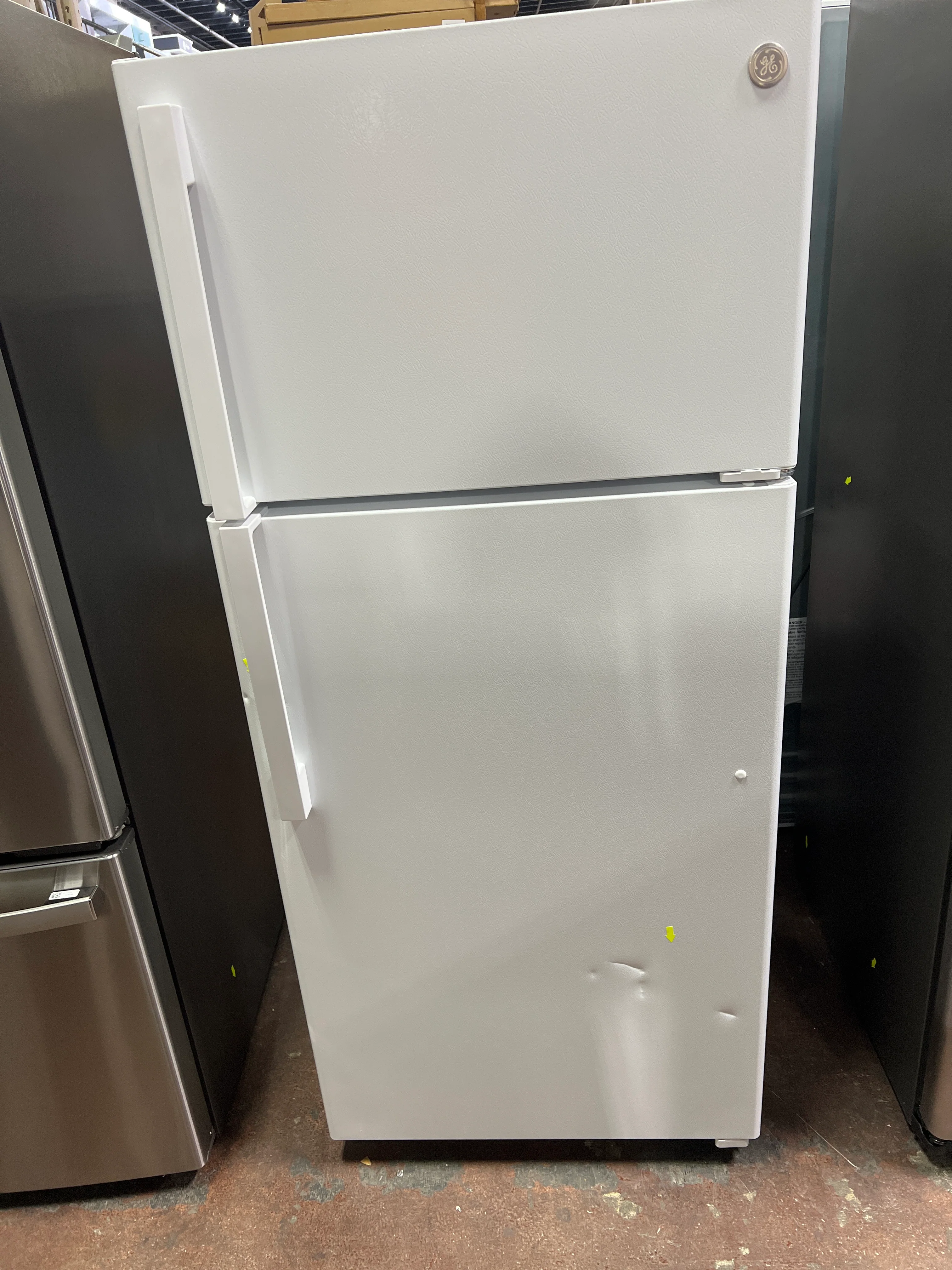 GE GE® 16.6 Cu. Ft. Top-Freezer Refrigerator - Image 10
