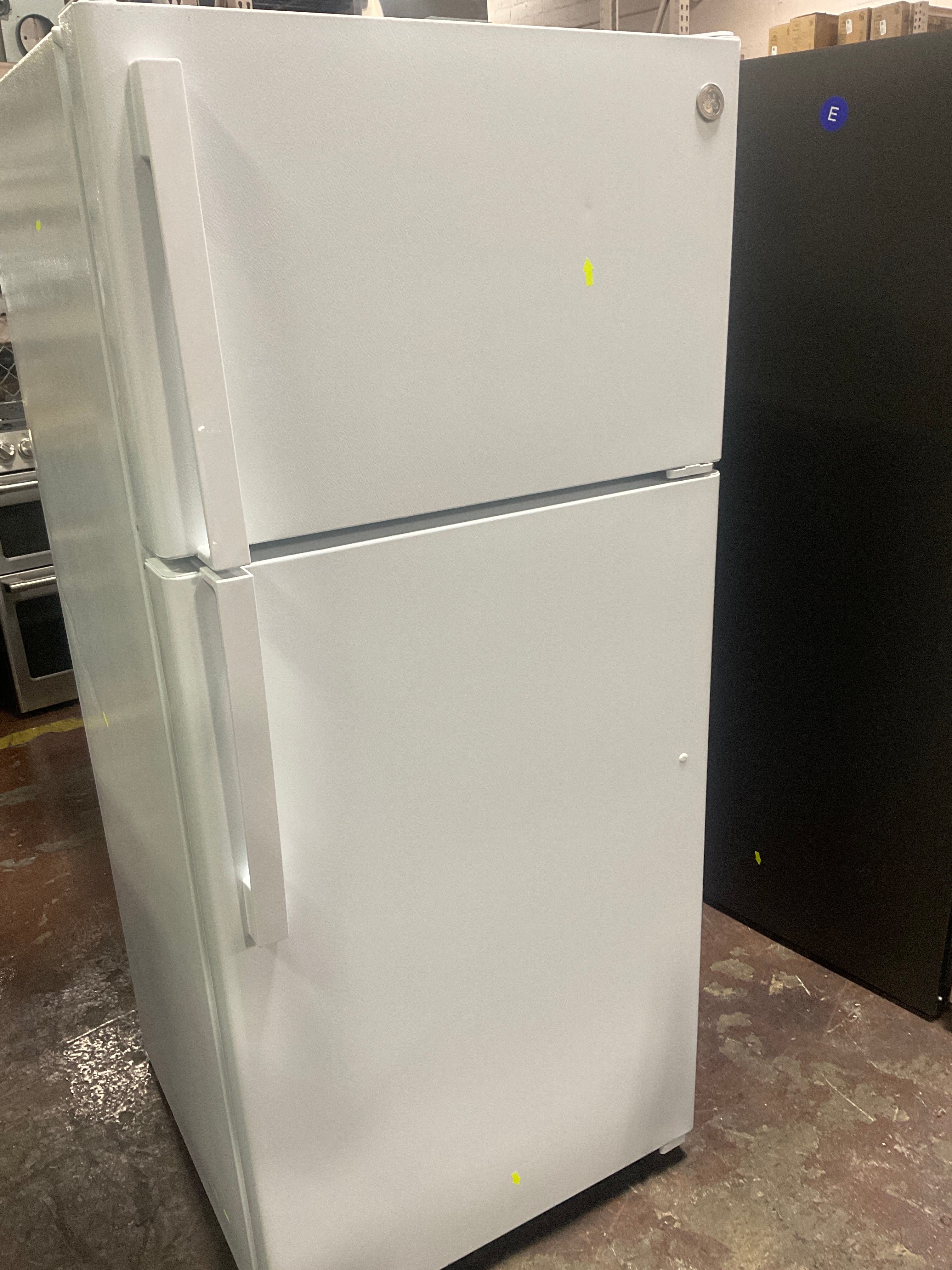 GE GE® 16.6 Cu. Ft. Top-Freezer Refrigerator - Image 8