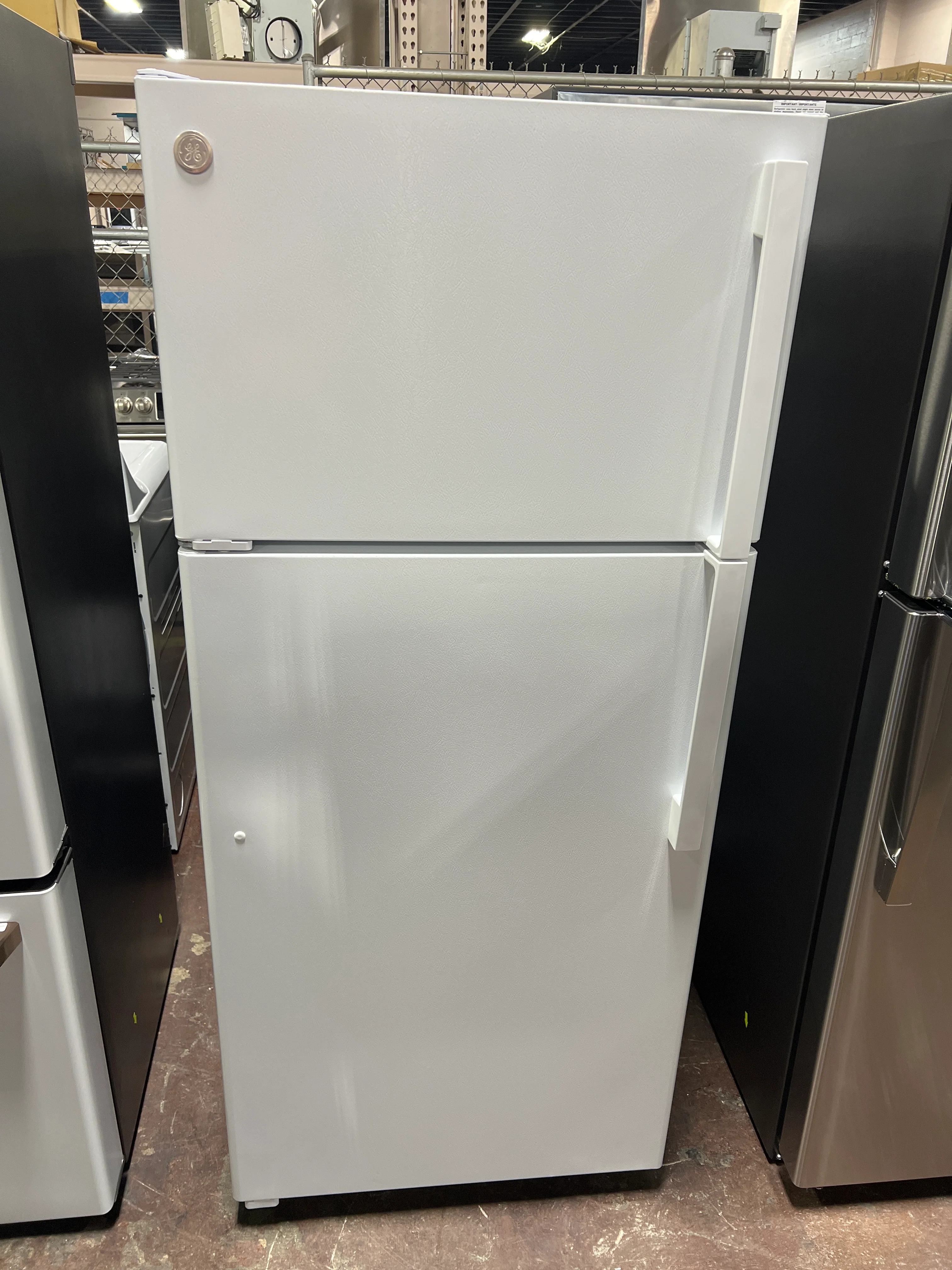 GE GE® 16.6 Cu. Ft. Top-Freezer Refrigerator - Image 9