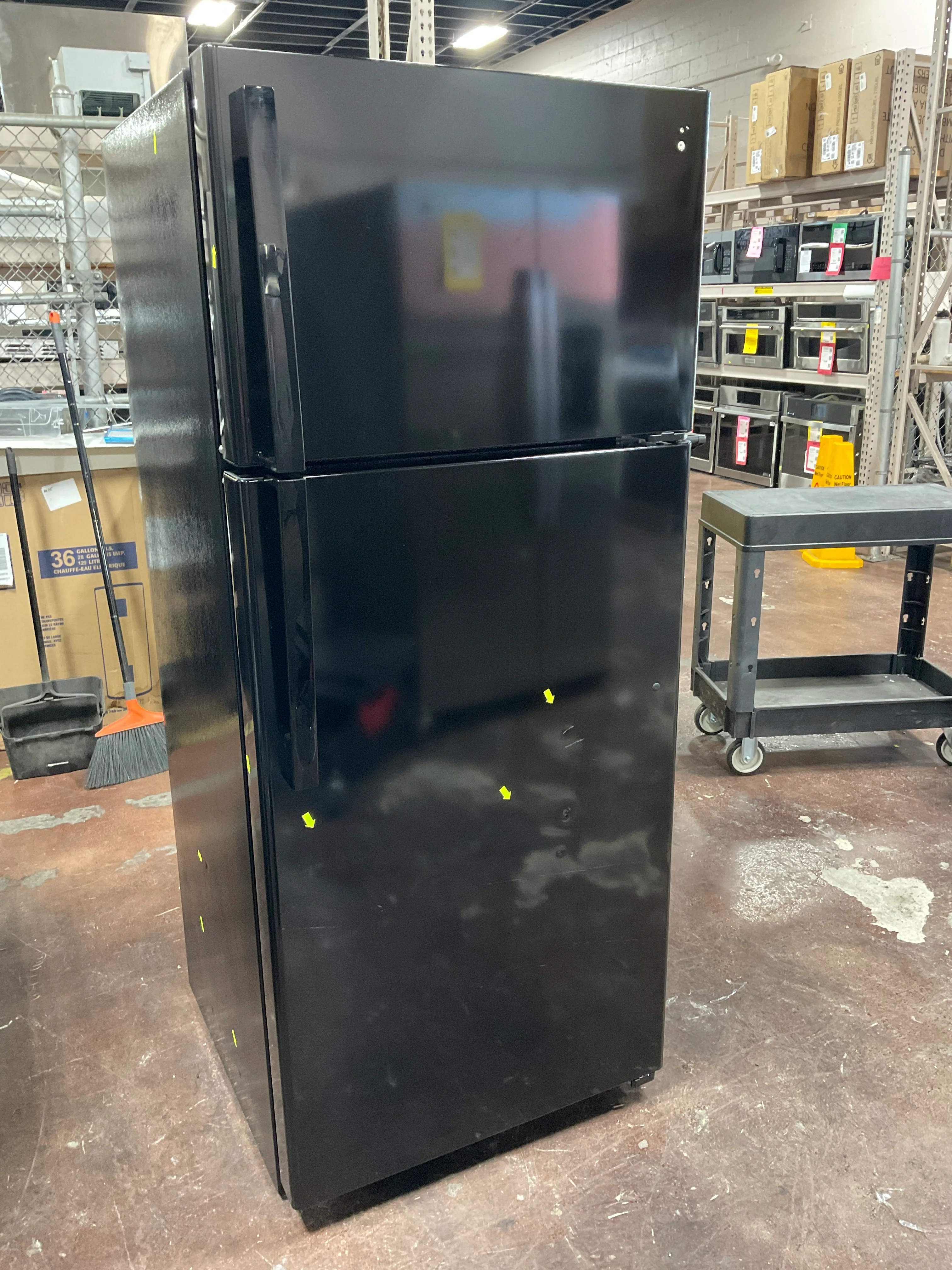 GE® 17.5 Cu. Ft. Top-Freezer Refrigerator - Image 6