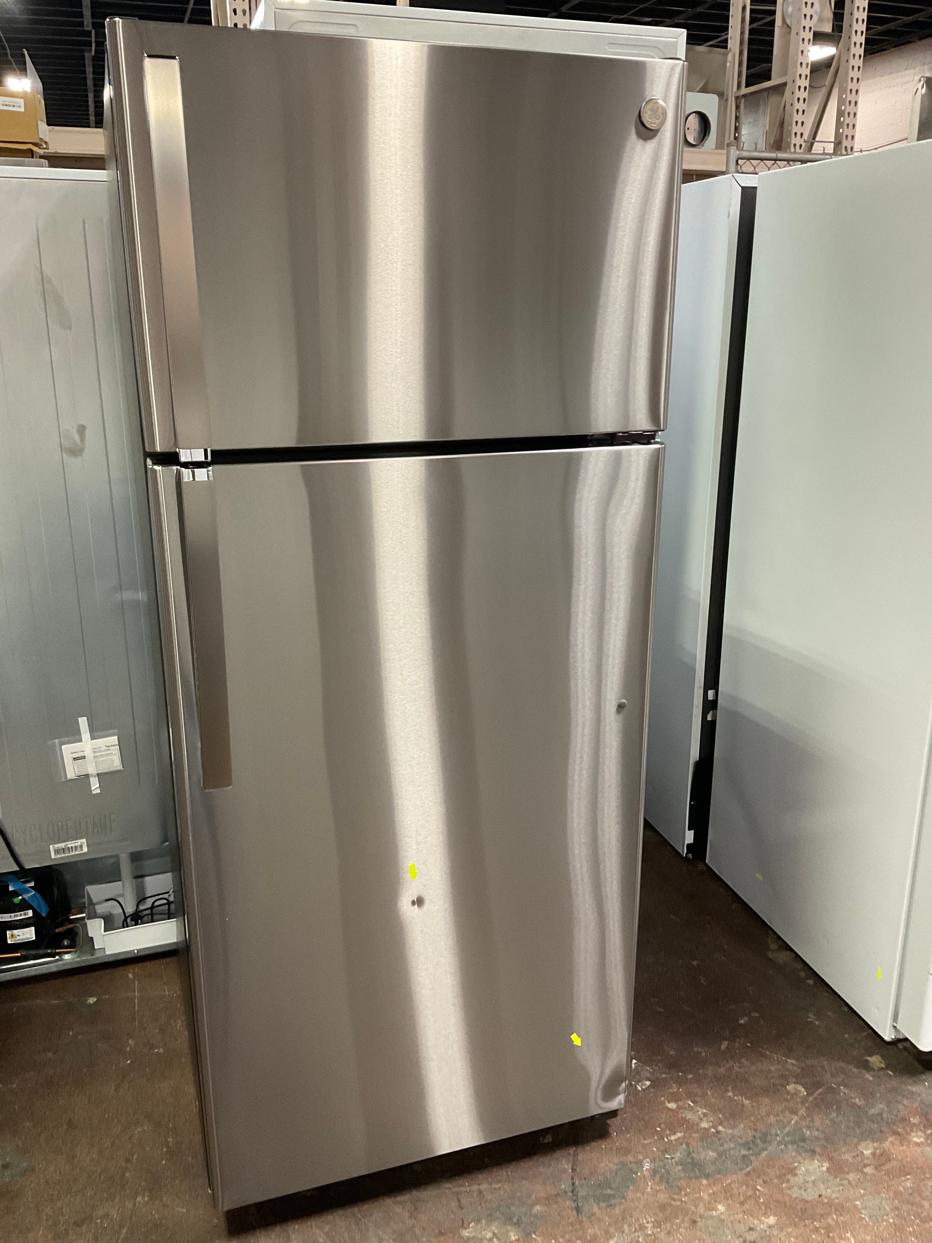 GE® 17.5 Cu. Ft. Top-Freezer Refrigerator - Image 15