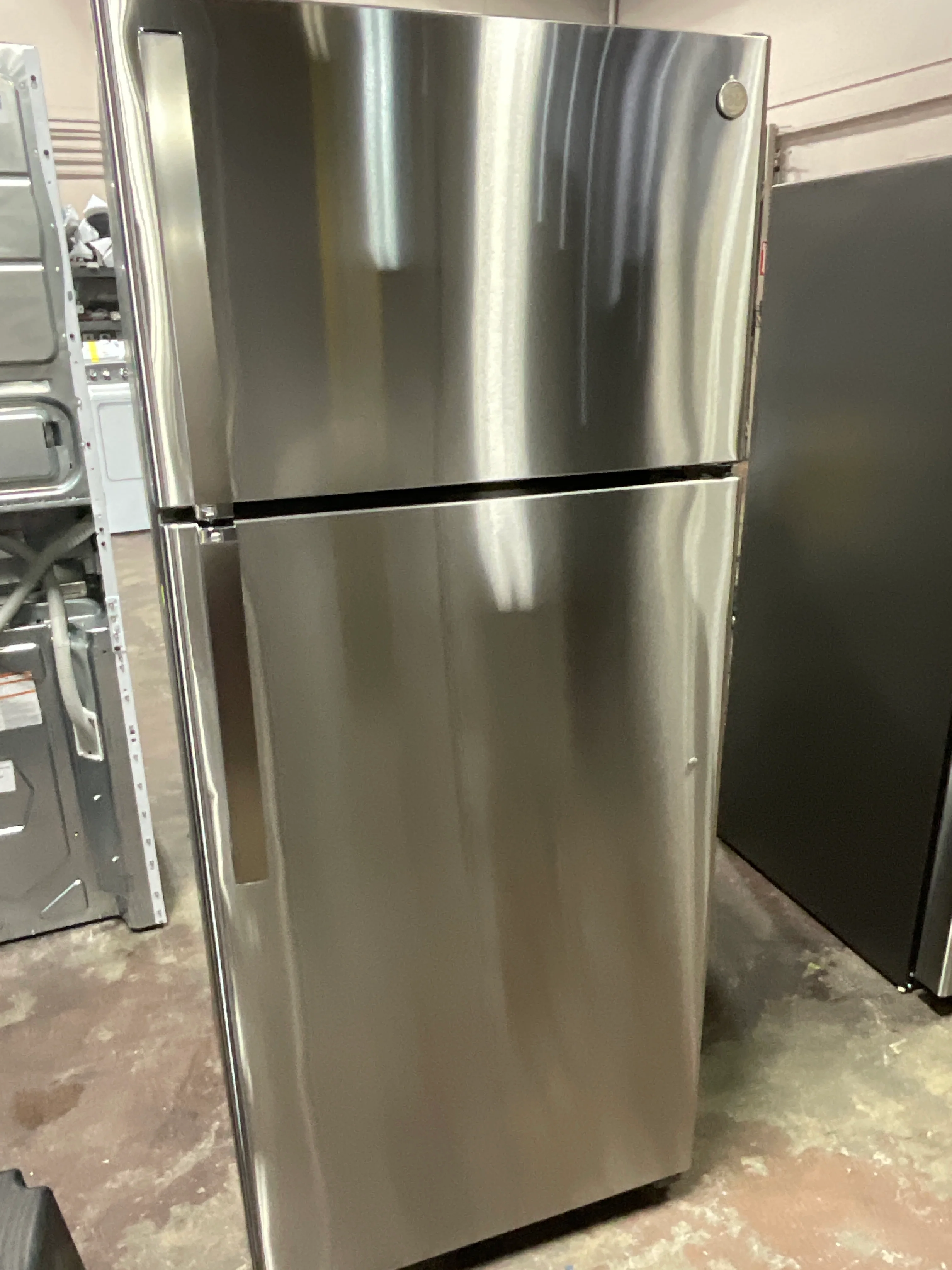 GE® 17.5 Cu. Ft. Top-Freezer Refrigerator - Image 6