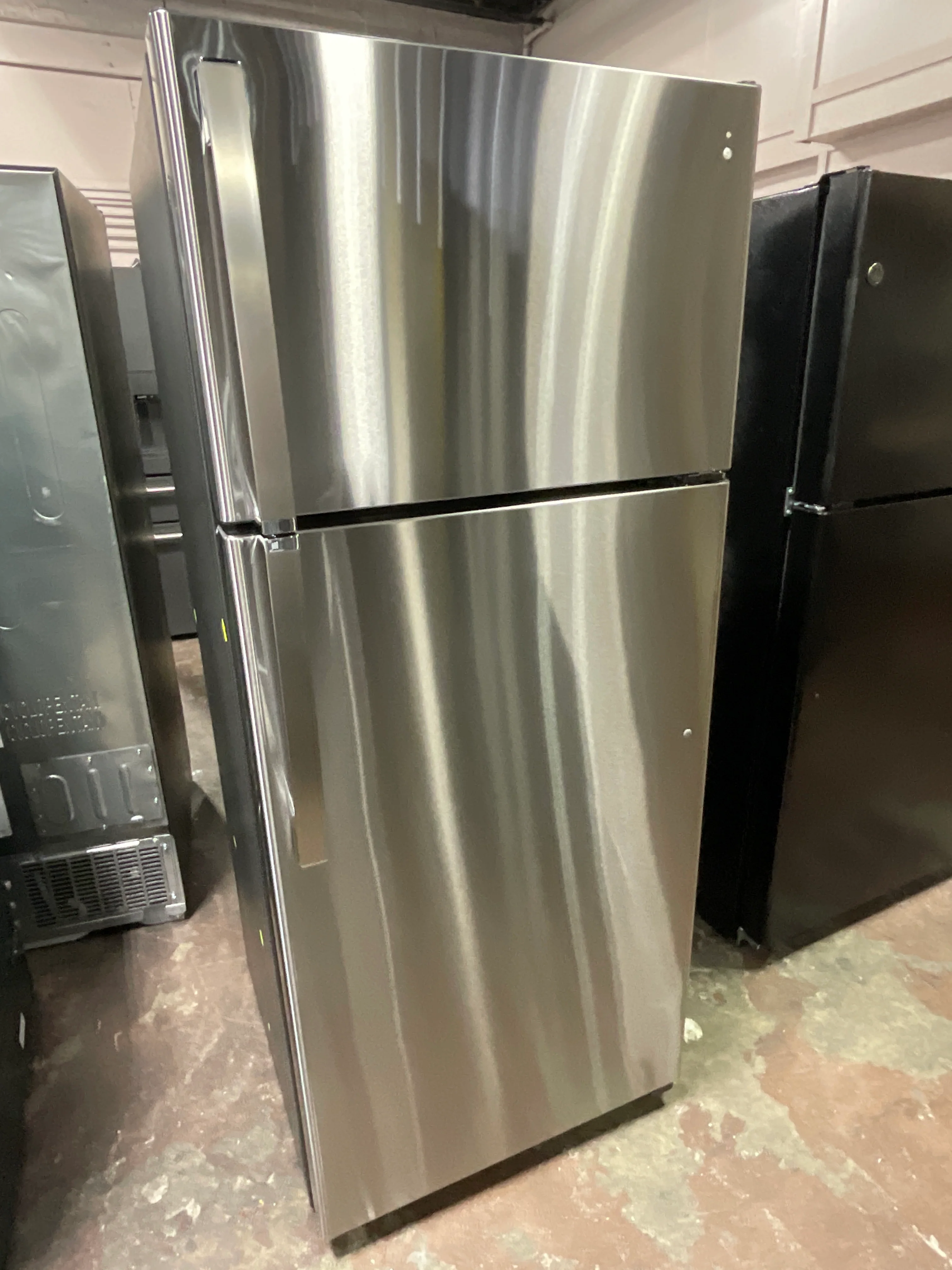 GE® 17.5 Cu. Ft. Top-Freezer Refrigerator - Image 8