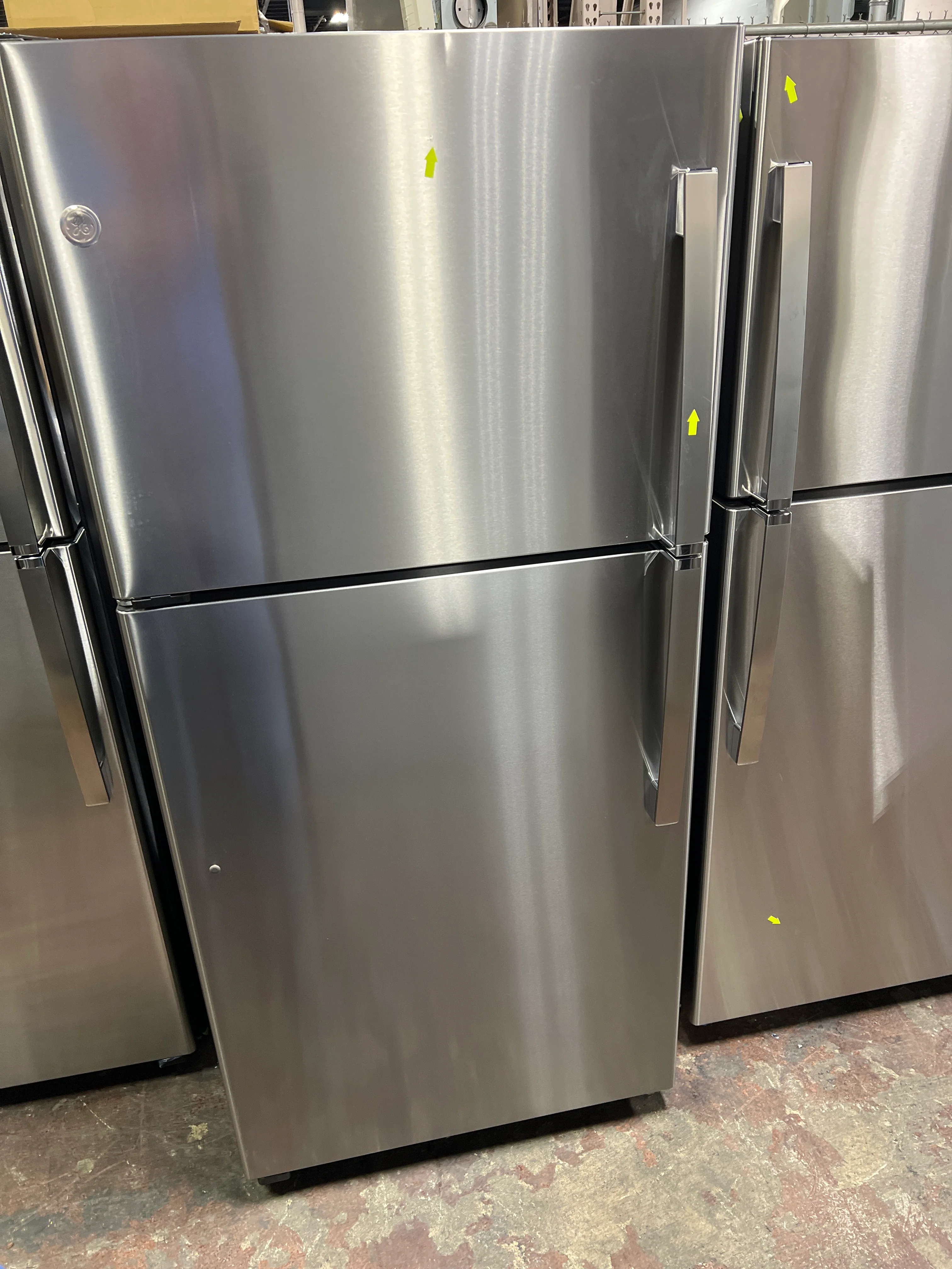 GE 19.2 Cu. Ft. Garage Ready Top-Freezer Refrigerator - Image 10
