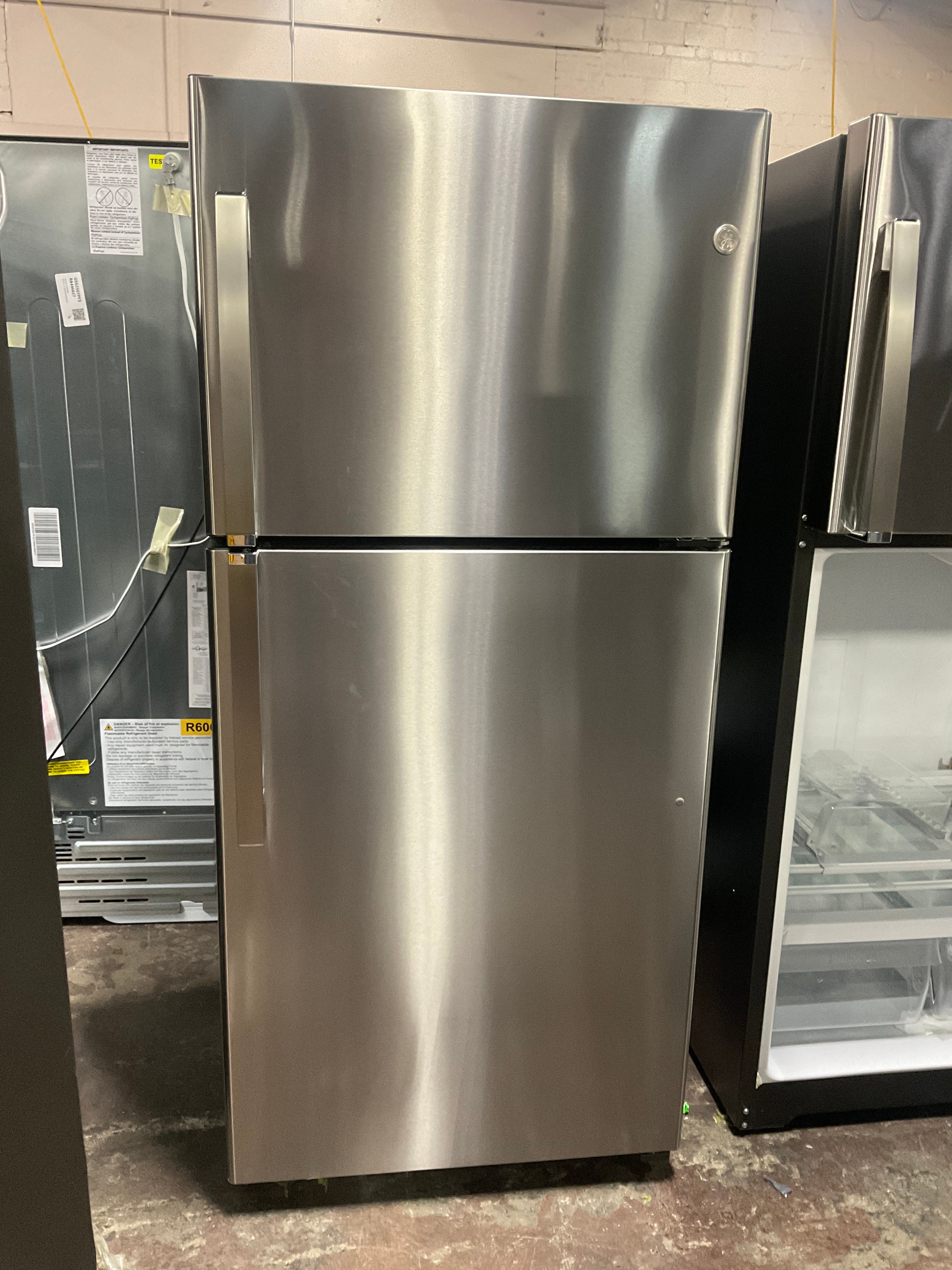 GE 19.2 Cu. Ft. Garage Ready Top-Freezer Refrigerator - Image 8
