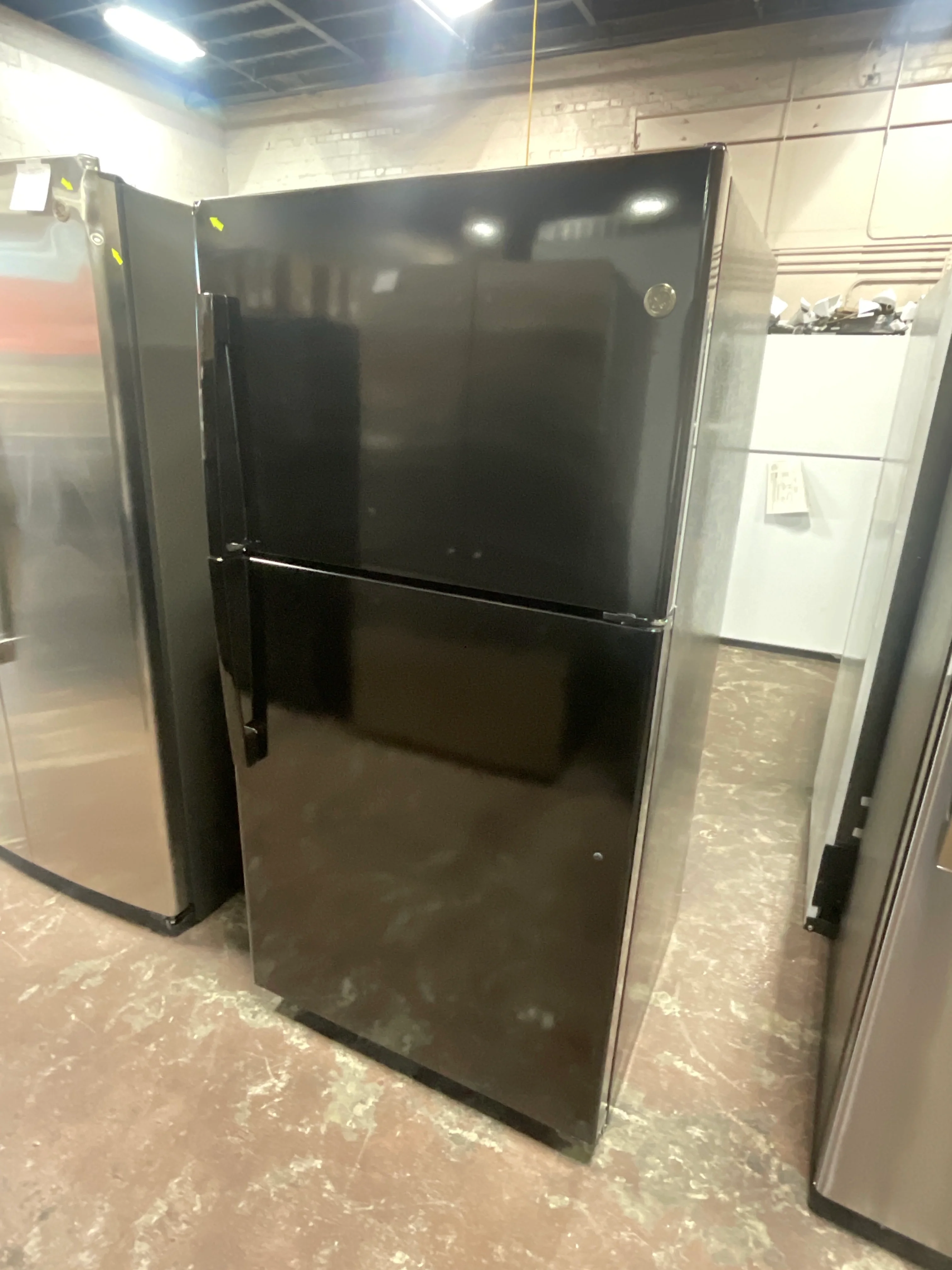GE® 21.9 Cu. Ft. Garage Ready Top-Freezer Refrigerator - Image 12