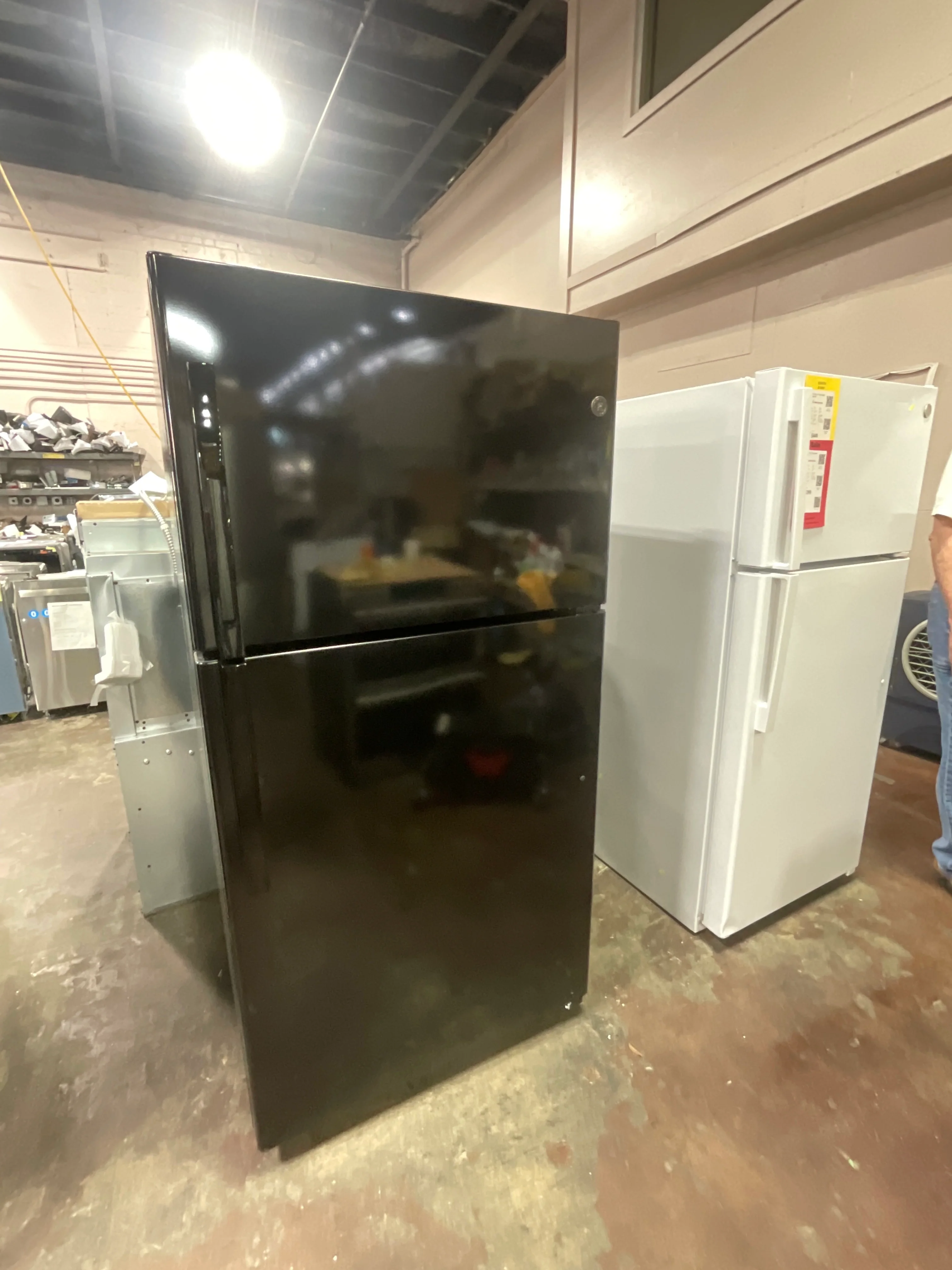GE® 21.9 Cu. Ft. Garage Ready Top-Freezer Refrigerator - Image 18
