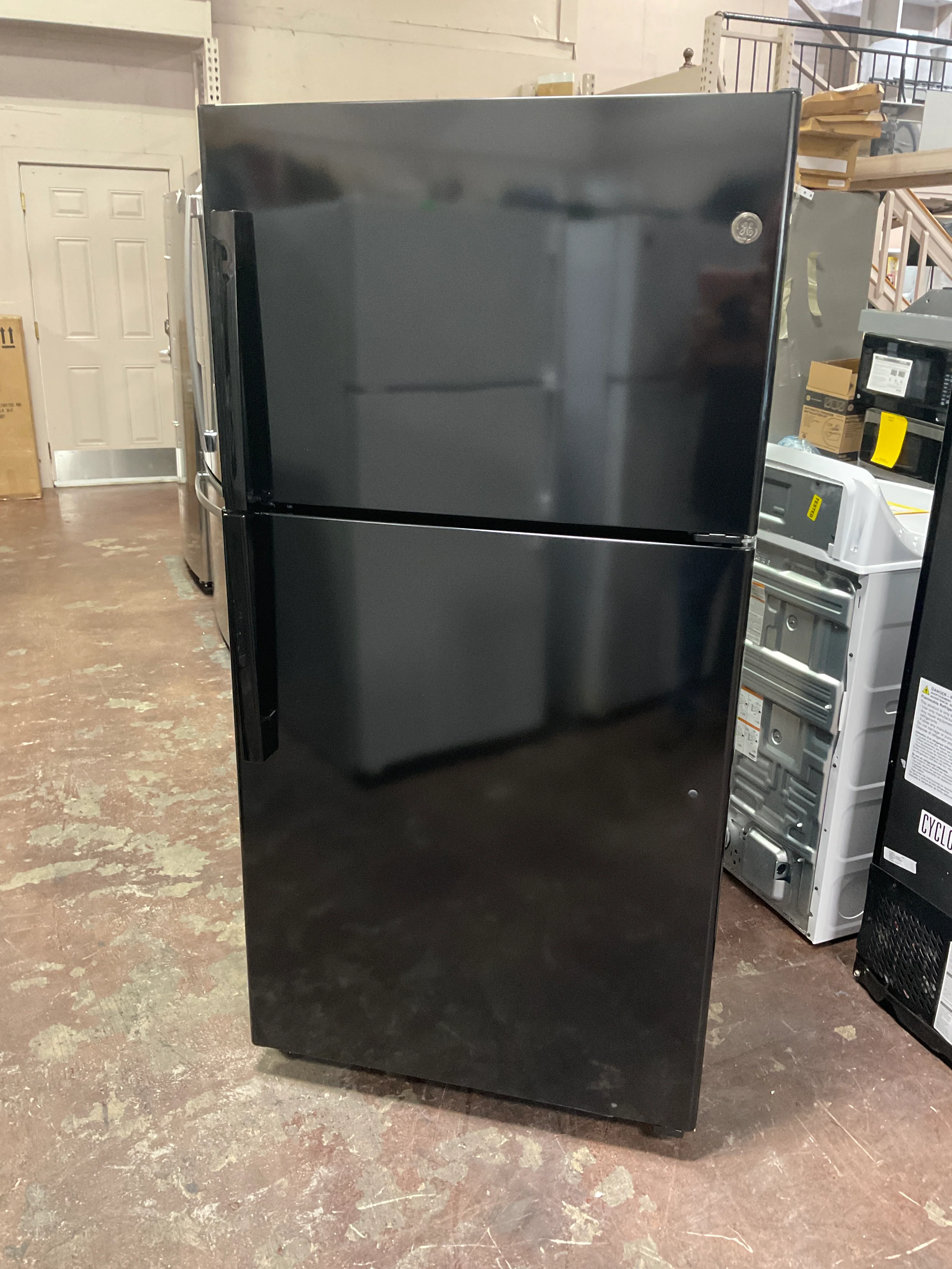 GE® 21.9 Cu. Ft. Garage Ready Top-Freezer Refrigerator - Image 20