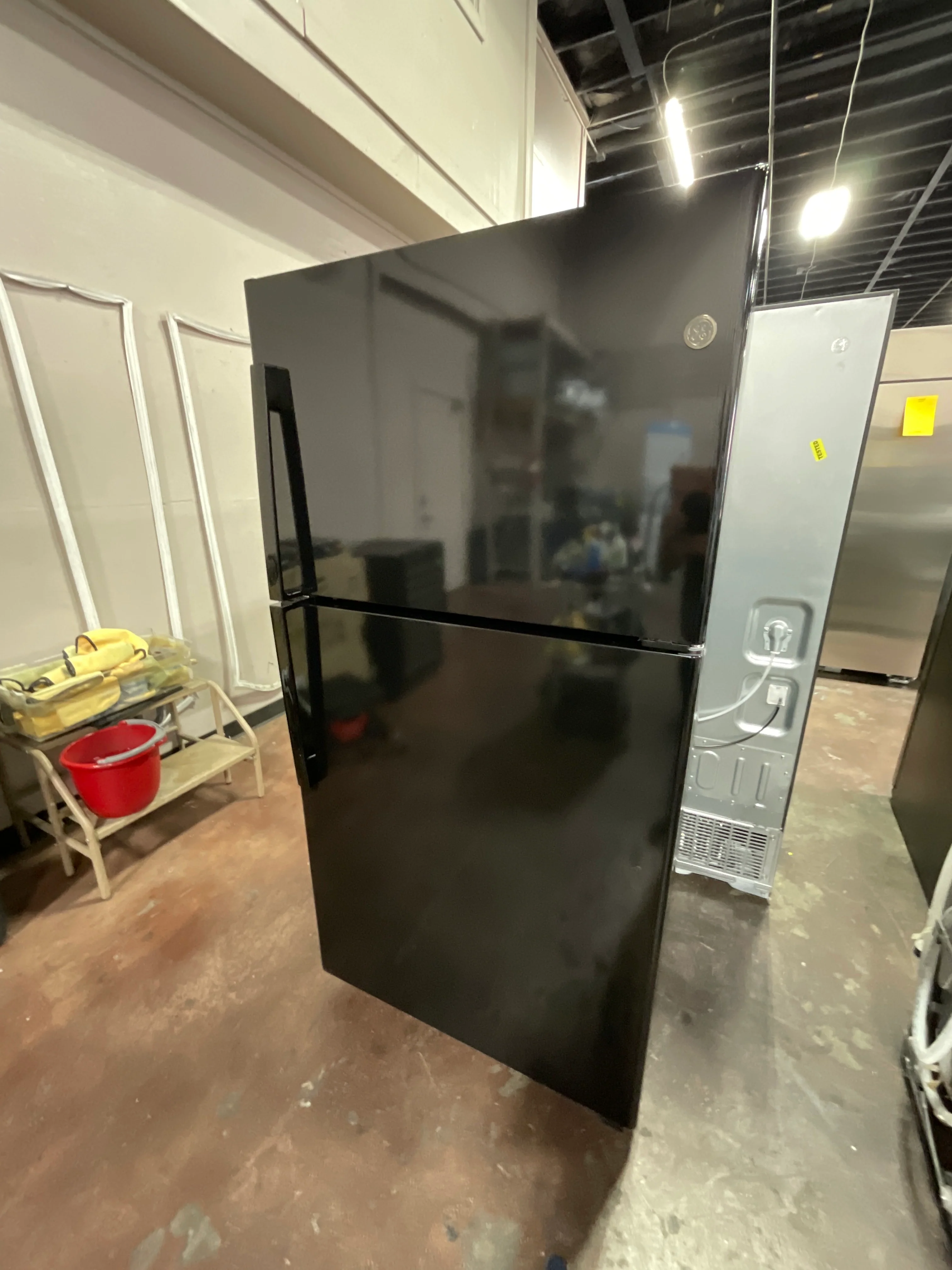 GE® 21.9 Cu. Ft. Garage Ready Top-Freezer Refrigerator - Image 21