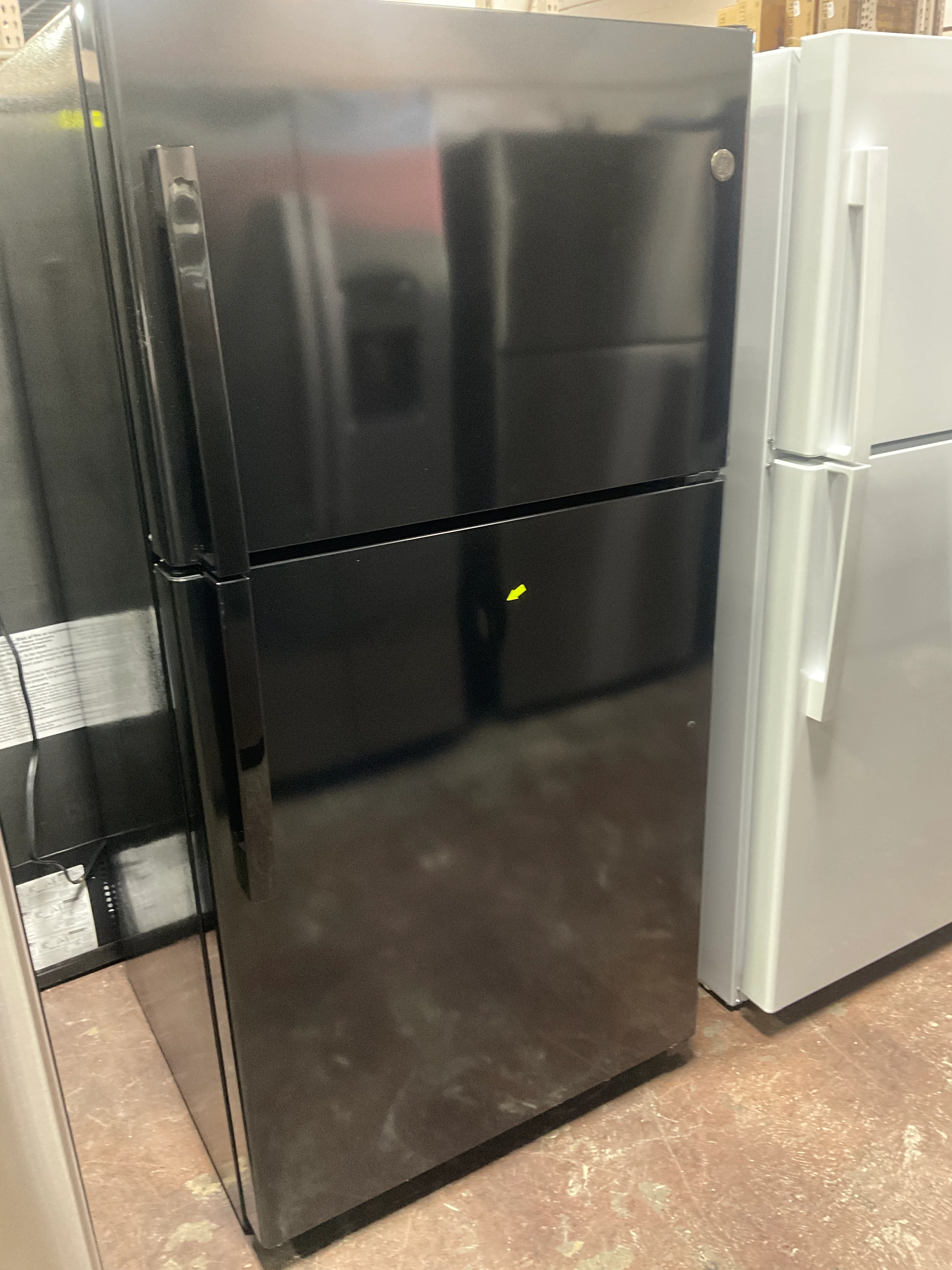 GE® 21.9 Cu. Ft. Garage Ready Top-Freezer Refrigerator - Image 24