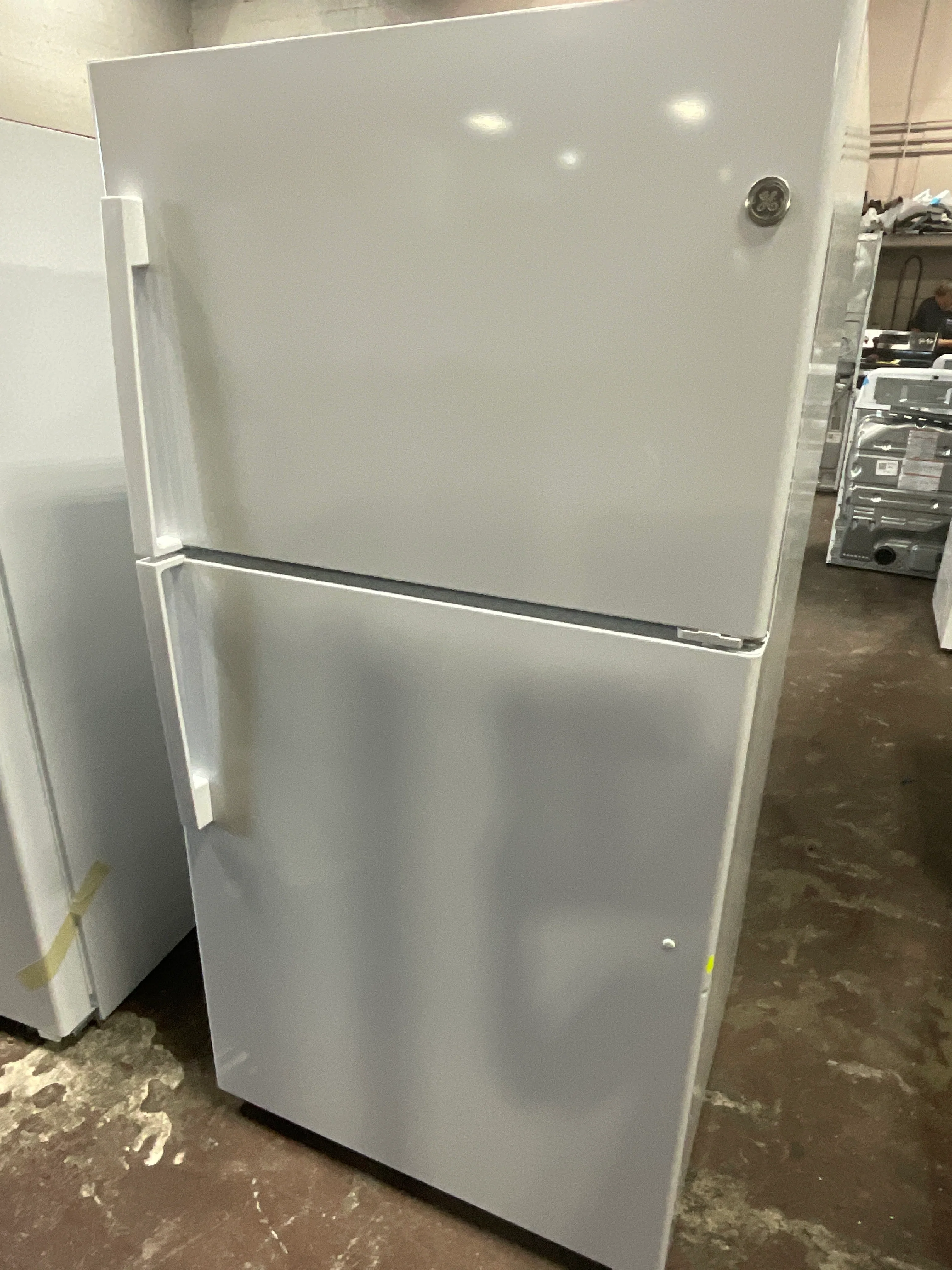 GE® 21.9 Cu. Ft. Garage Ready Top-Freezer Refrigerator - Image 17