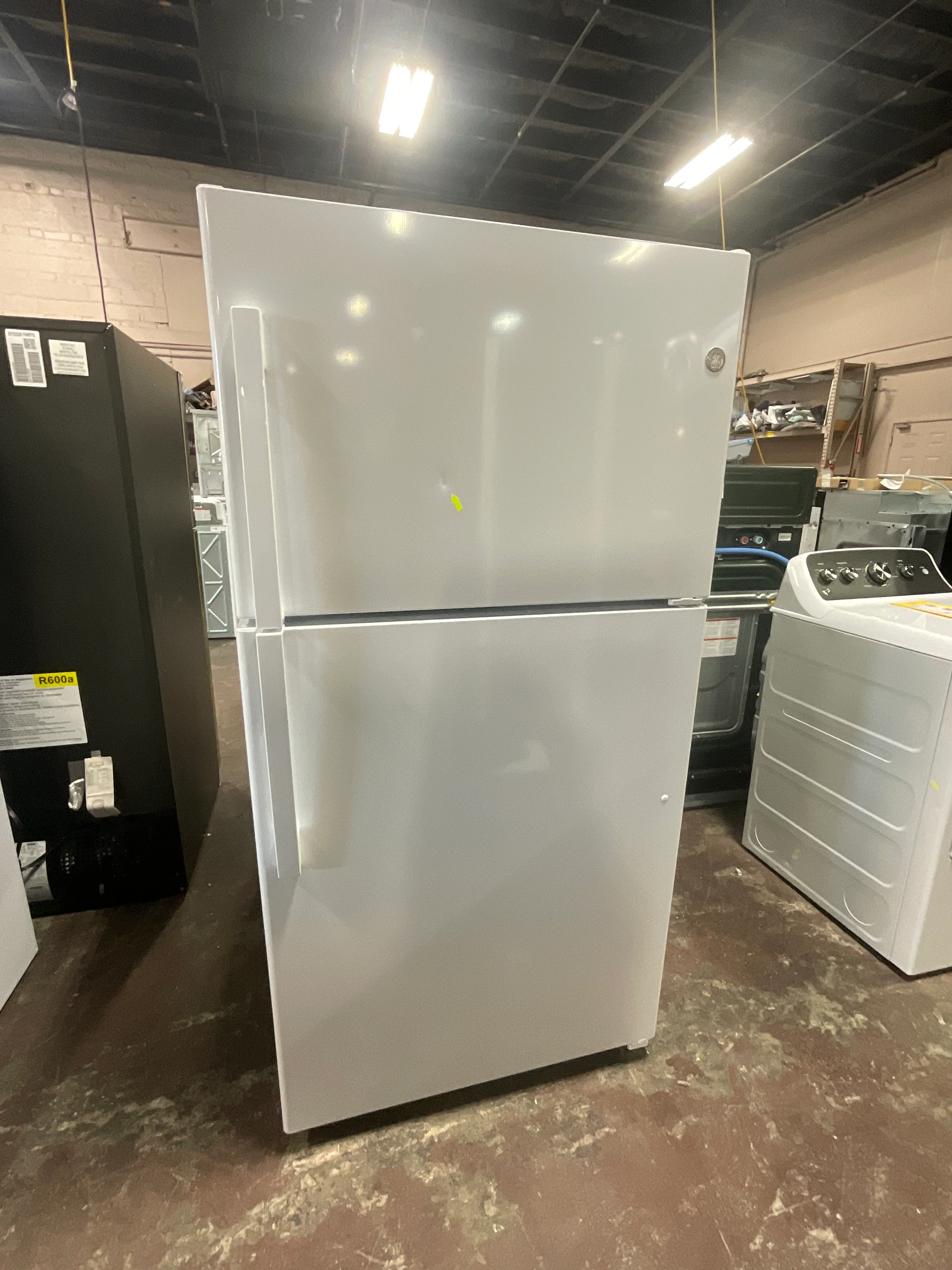 GE® 21.9 Cu. Ft. Garage Ready Top-Freezer Refrigerator - Image 18