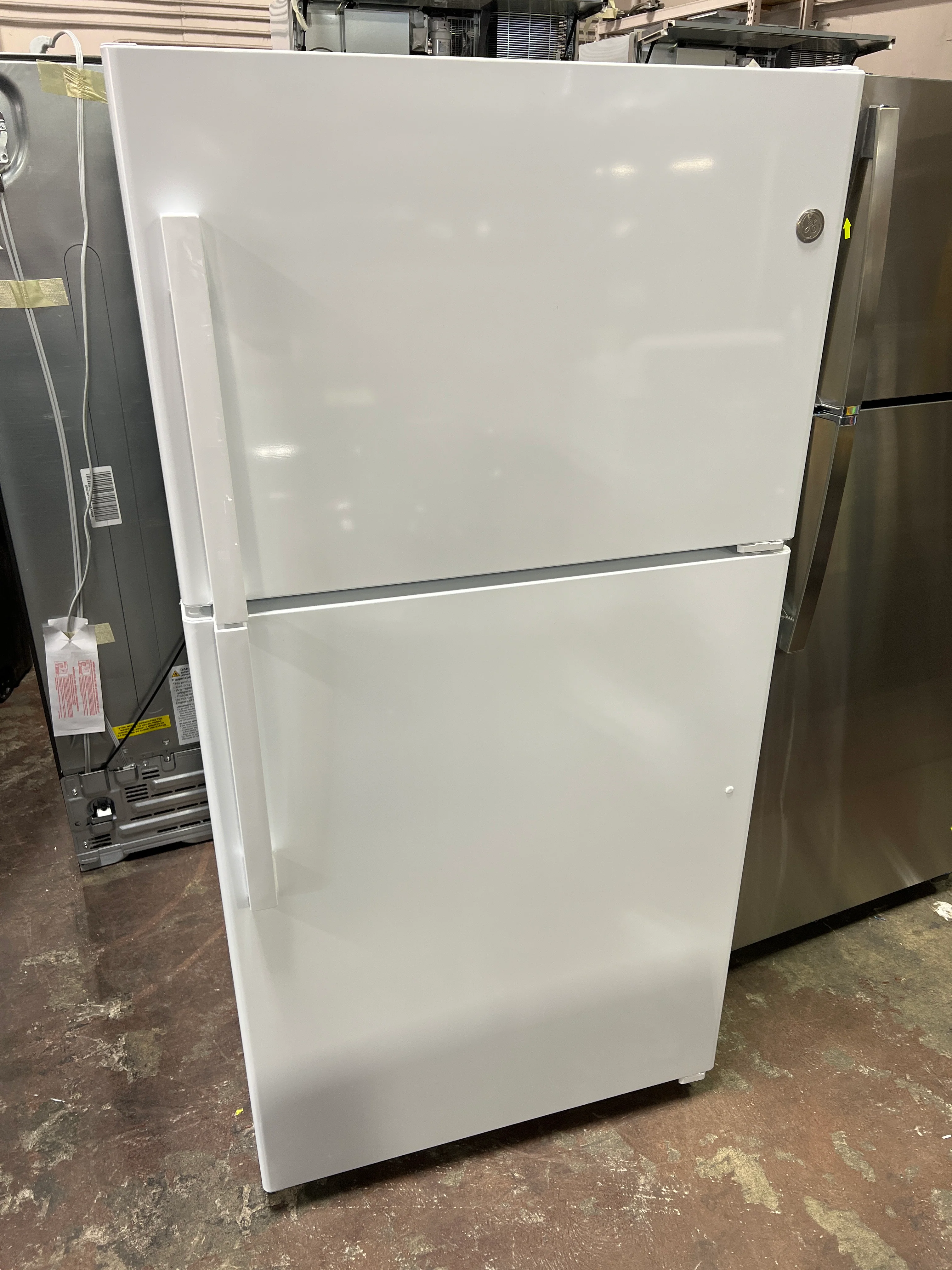 GE® 21.9 Cu. Ft. Garage Ready Top-Freezer Refrigerator - Image 21