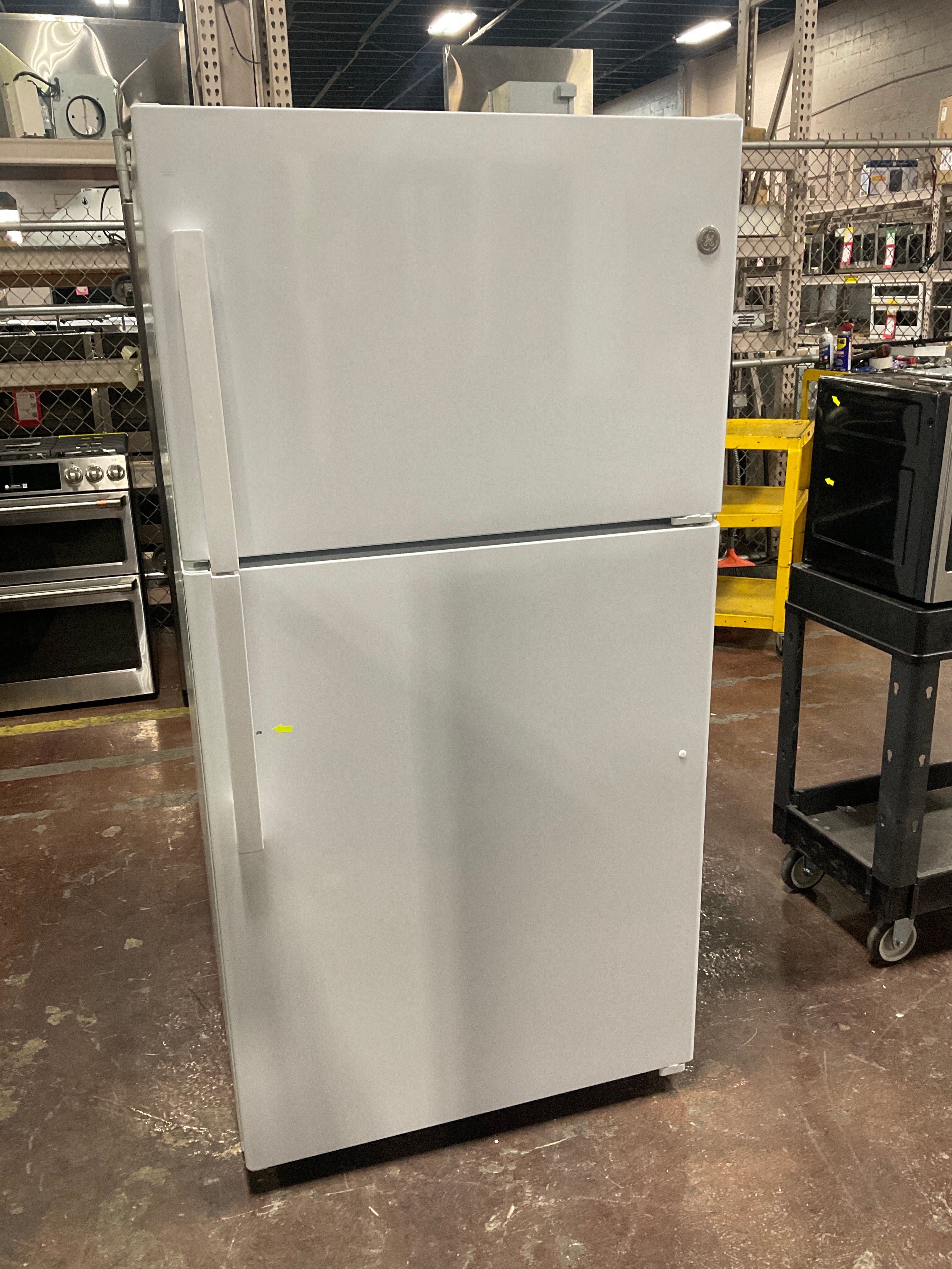 GE® 21.9 Cu. Ft. Garage Ready Top-Freezer Refrigerator - Image 25