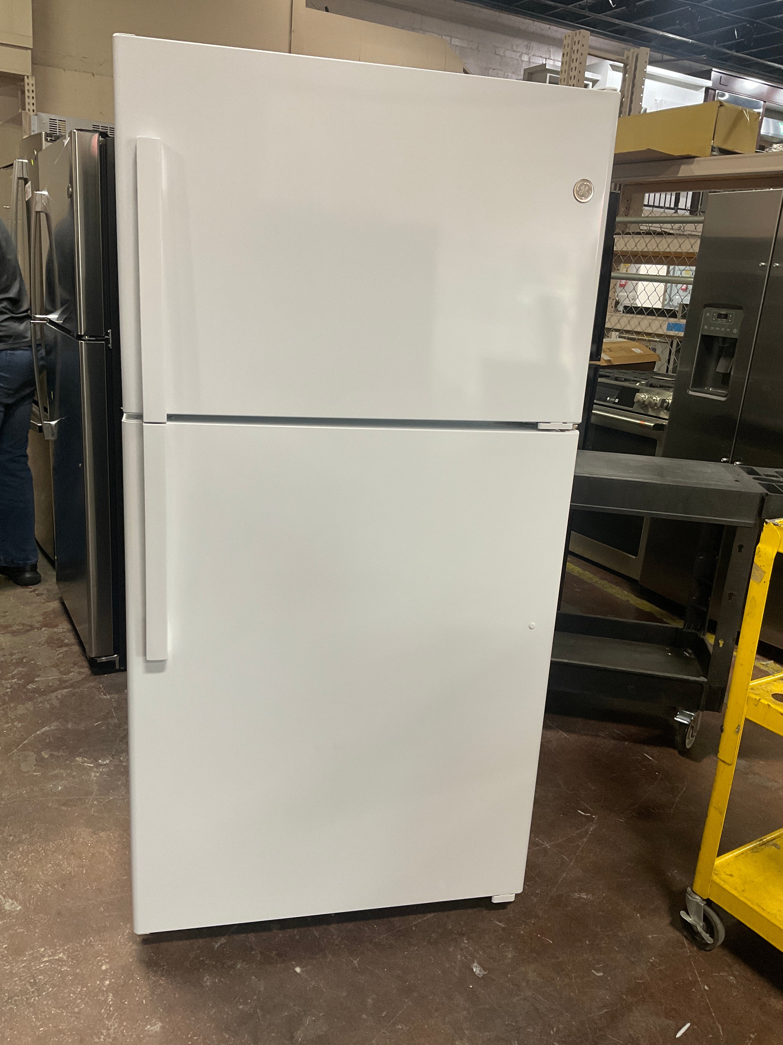 GE® 21.9 Cu. Ft. Garage Ready Top-Freezer Refrigerator - Image 26