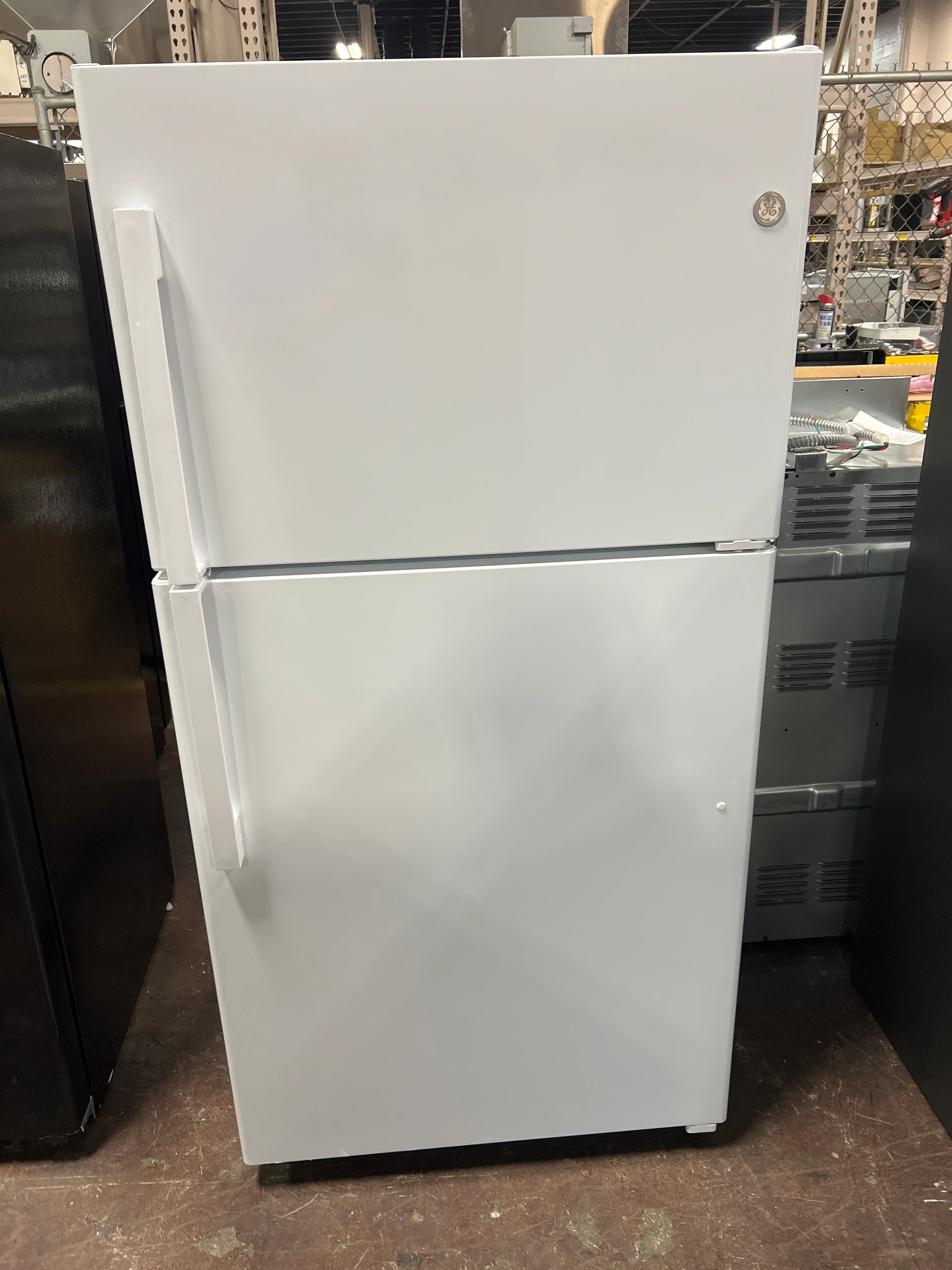 GE® 21.9 Cu. Ft. Garage Ready Top-Freezer Refrigerator - Image 27