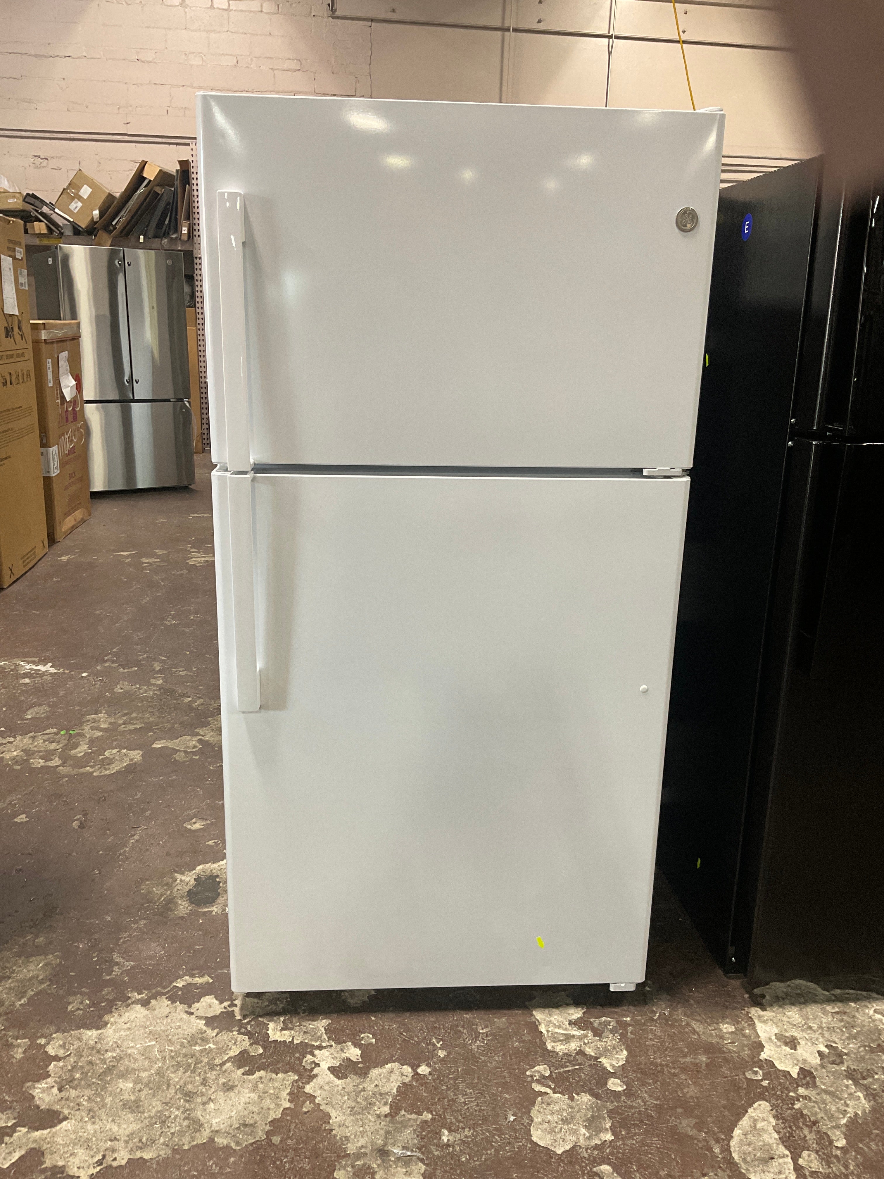 GE® 21.9 Cu. Ft. Garage Ready Top-Freezer Refrigerator - Image 28