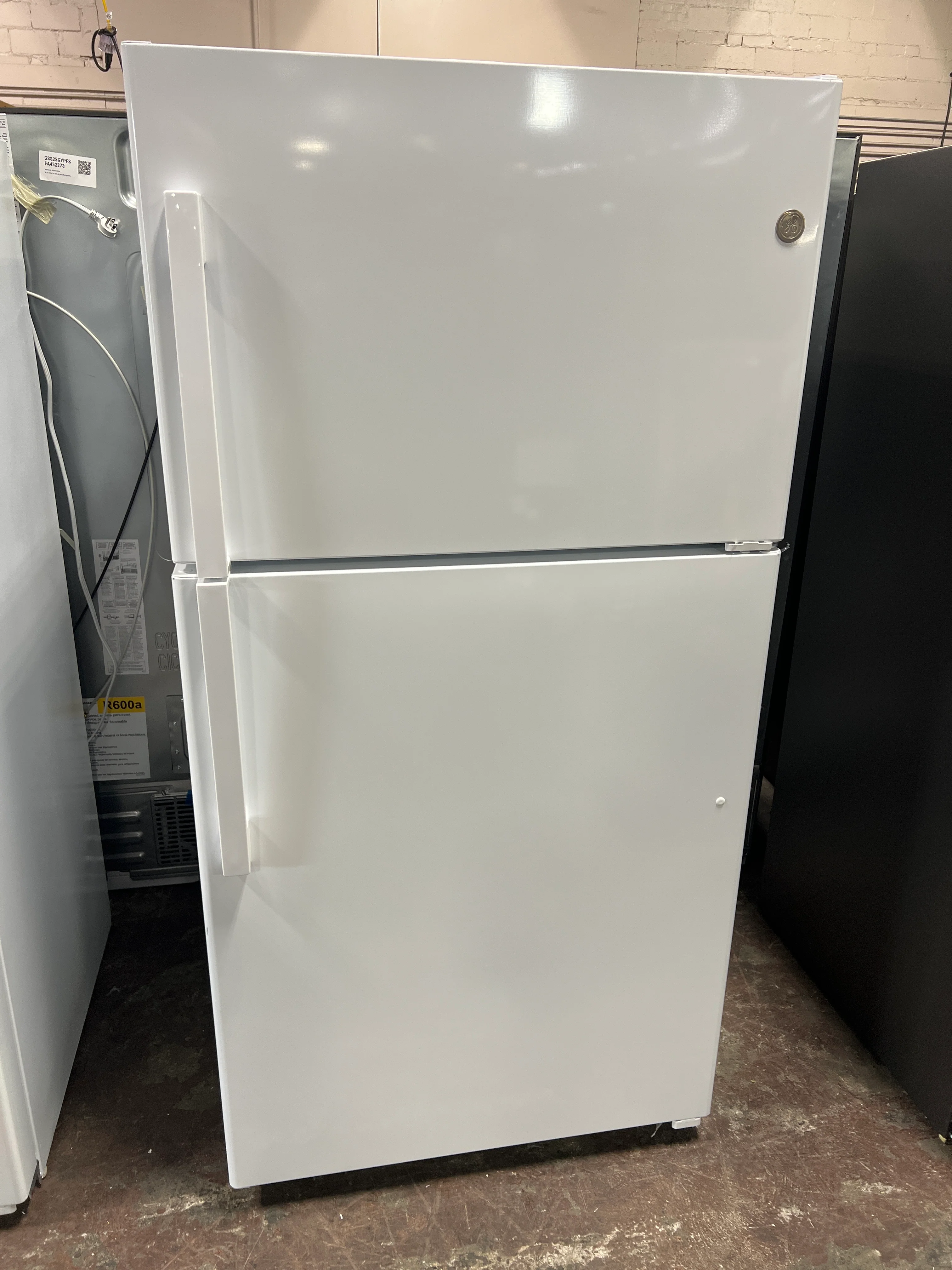 GE® 21.9 Cu. Ft. Garage Ready Top-Freezer Refrigerator - Image 29