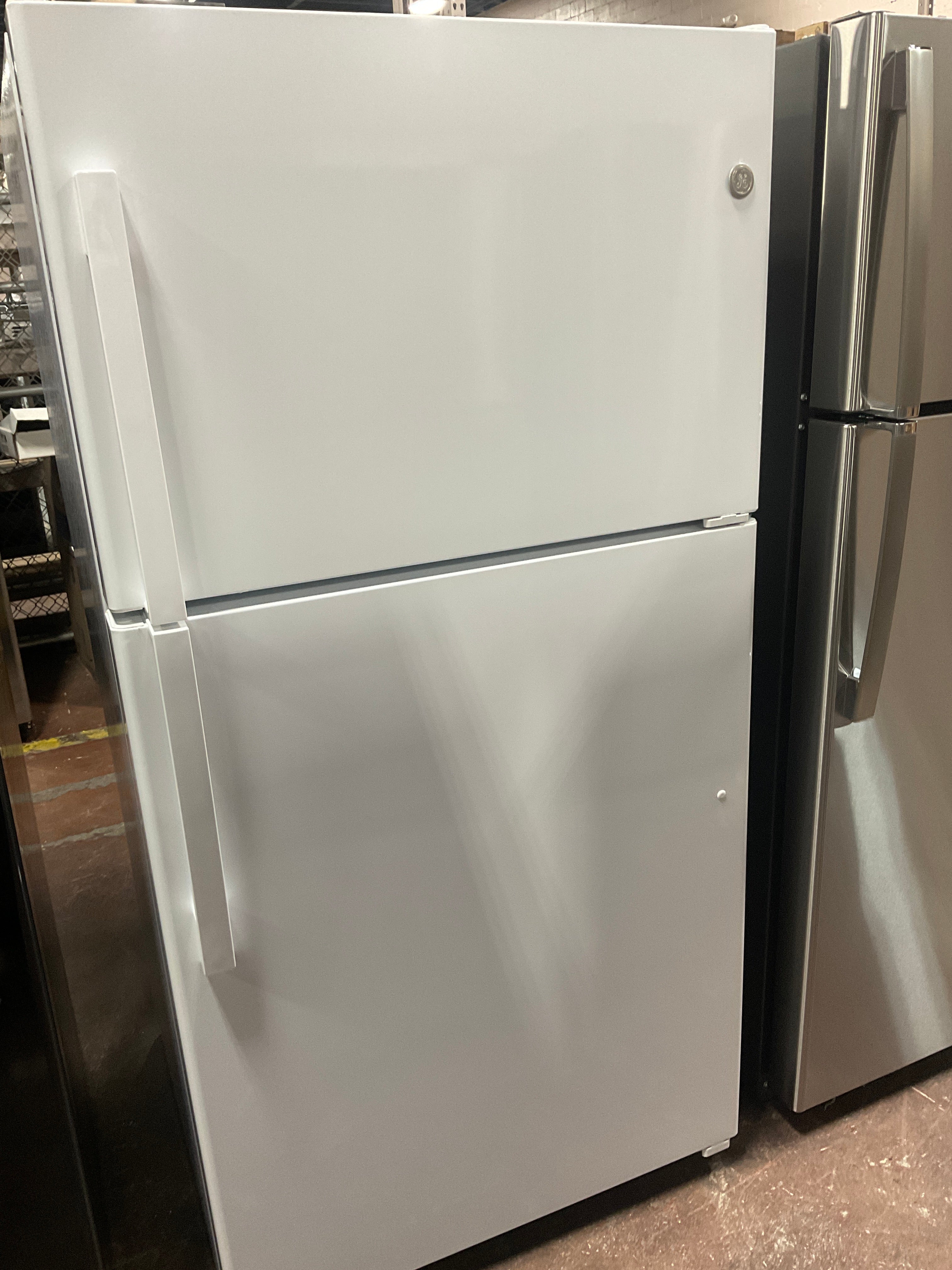 GE® 21.9 Cu. Ft. Garage Ready Top-Freezer Refrigerator - Image 30