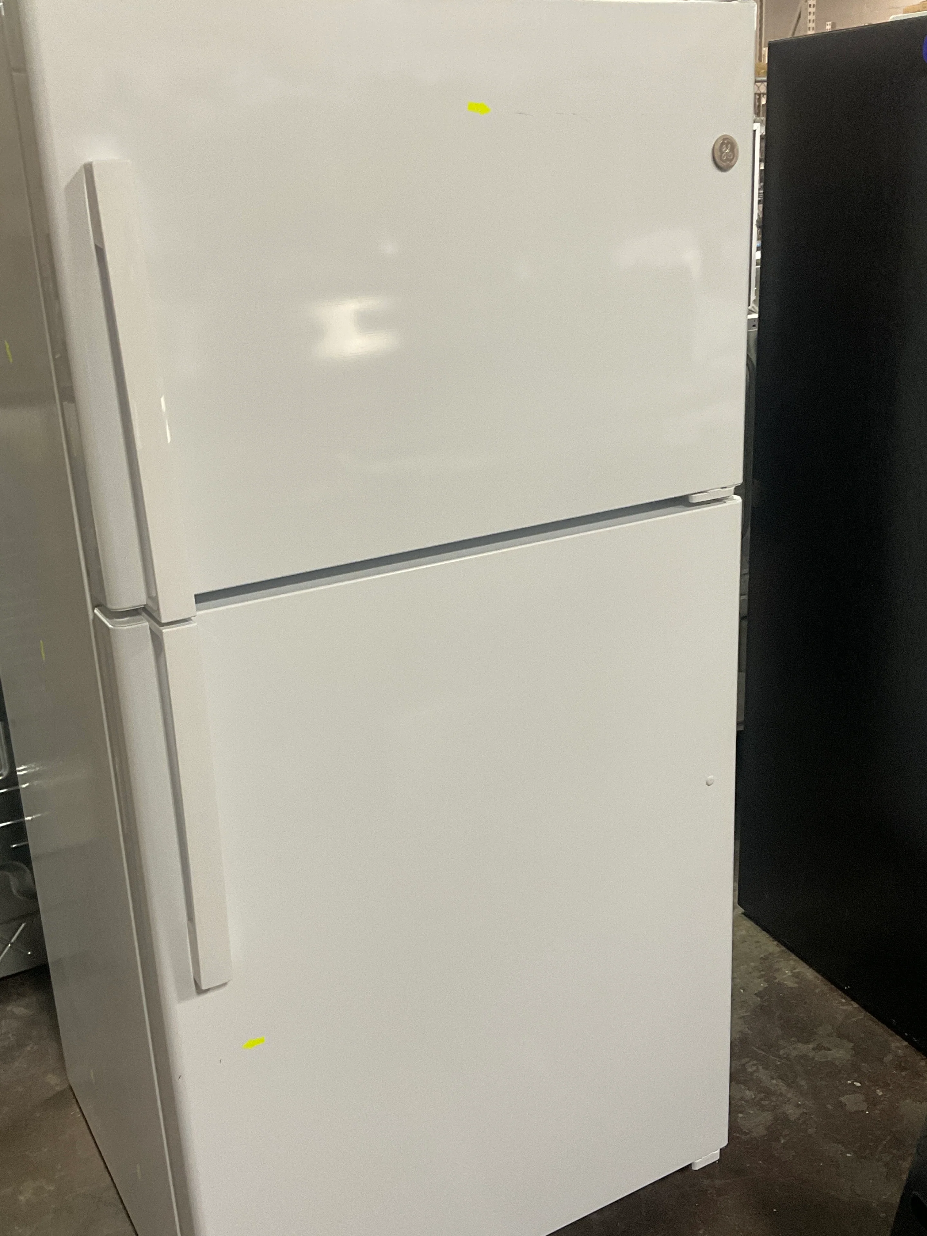 GE® 21.9 Cu. Ft. Garage Ready Top-Freezer Refrigerator - Image 34