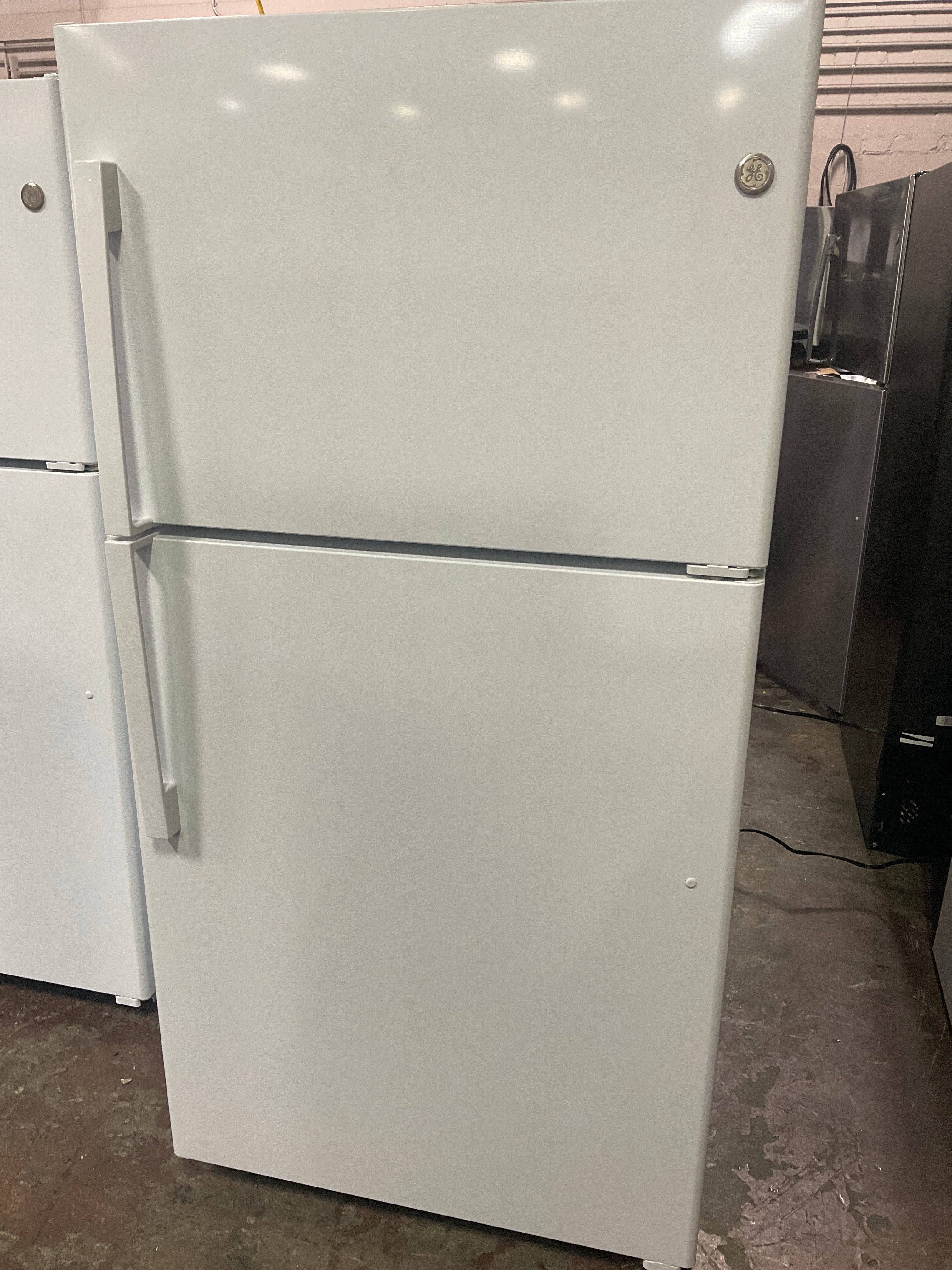 GE® 21.9 Cu. Ft. Garage Ready Top-Freezer Refrigerator - Image 35