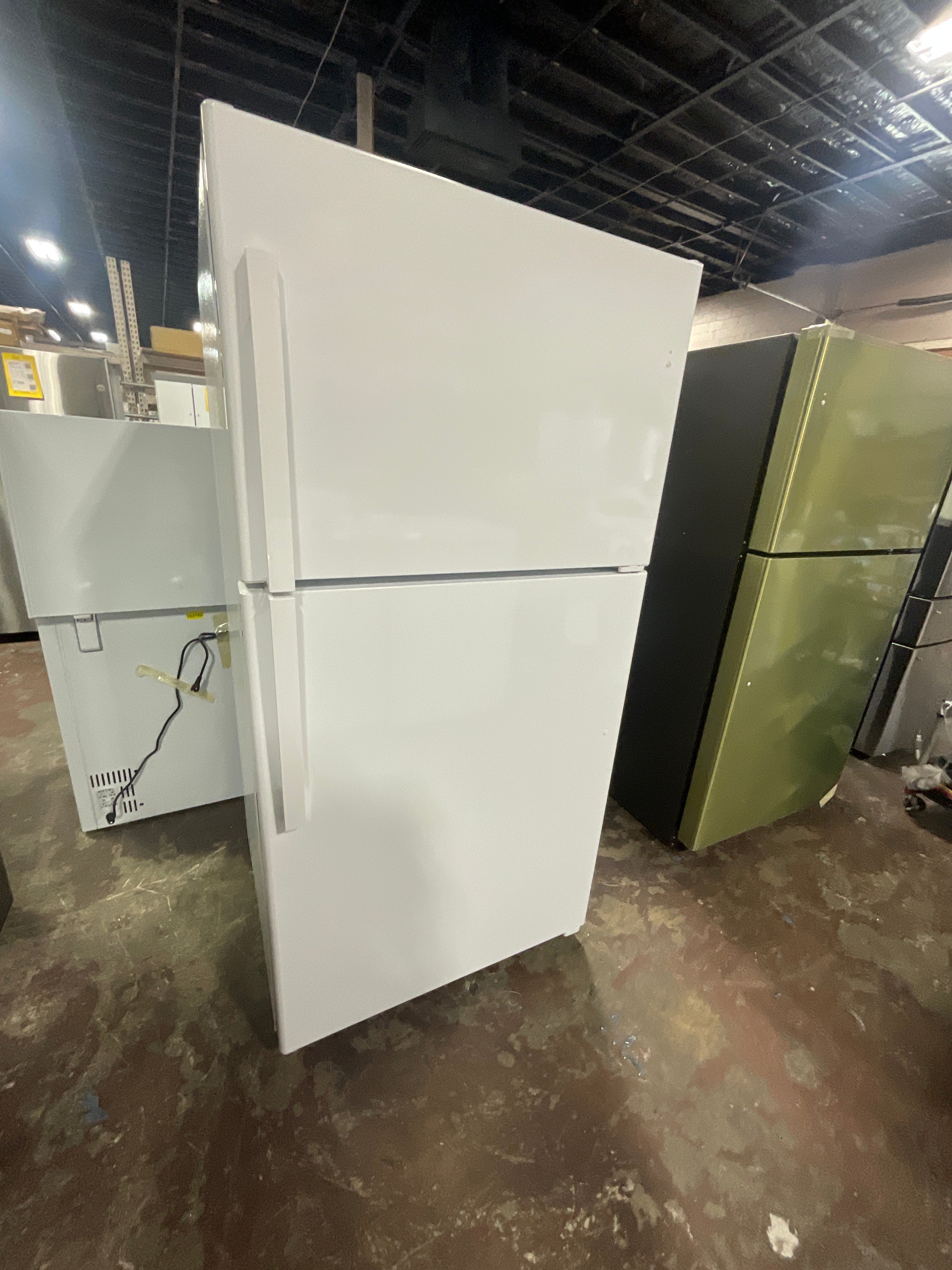 GE® 21.9 Cu. Ft. Garage Ready Top-Freezer Refrigerator - Image 7