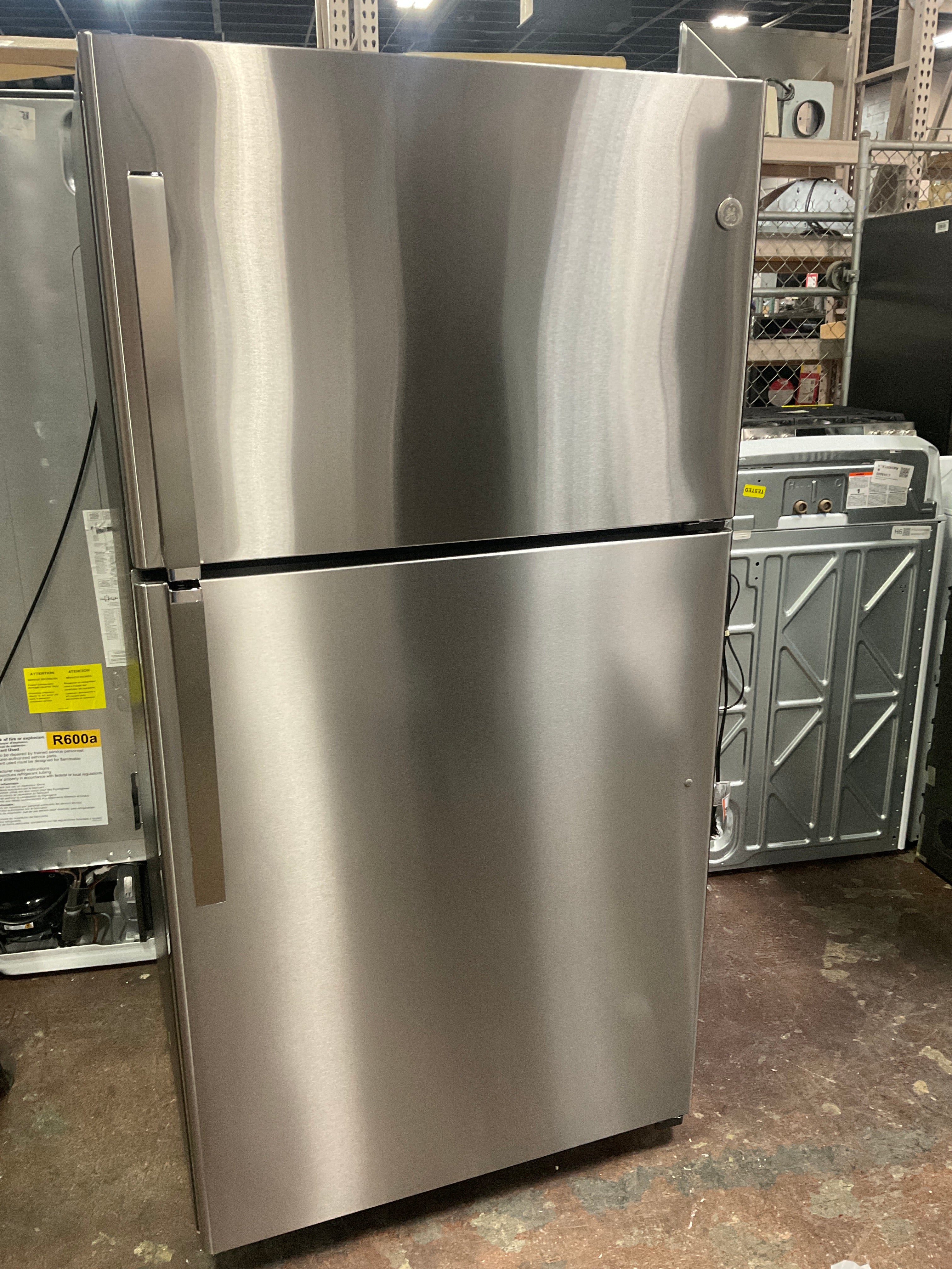 GE® 21.9 Cu. Ft. Garage Ready Top-Freezer Refrigerator - Image 10